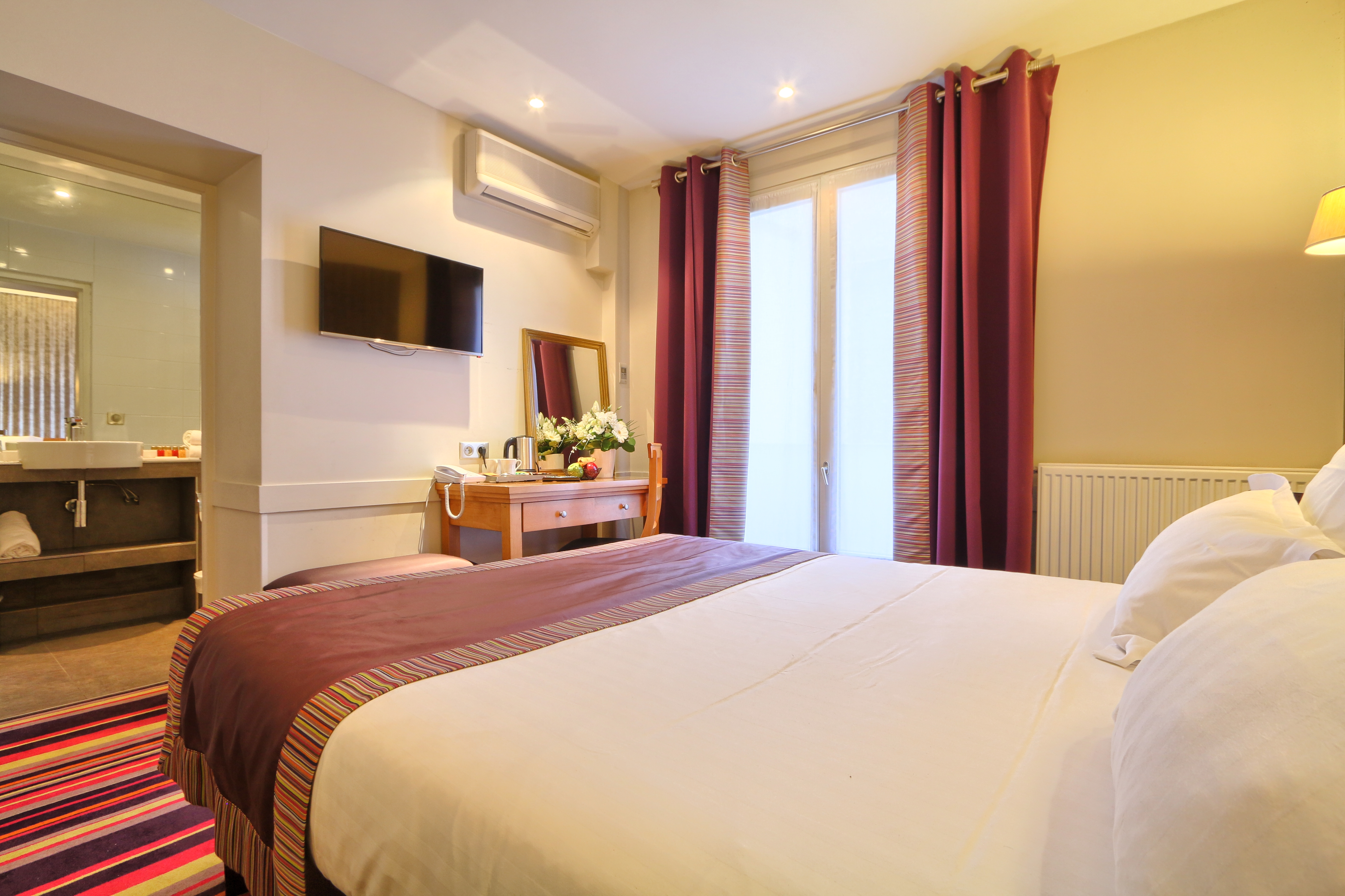 

Napoli - Courbevoie - Hôtel Mondial