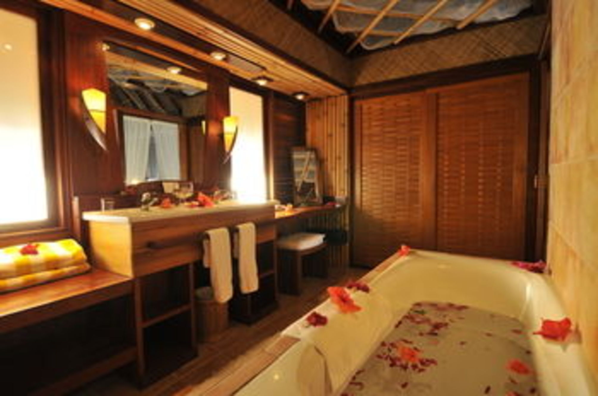 

Roma - Bora Bora - InterContinental Hotels Bora Bora Le Moana Resort