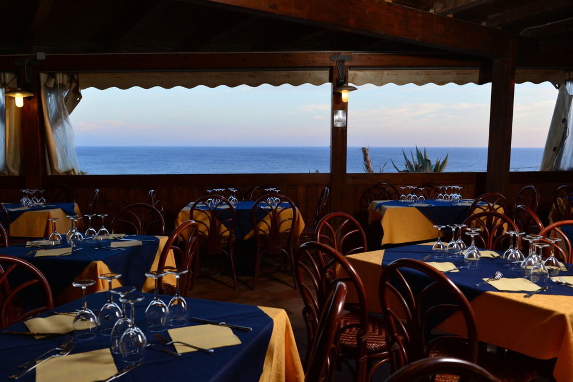 

Milano - Pantelleria - Hotel Village Suvaki
