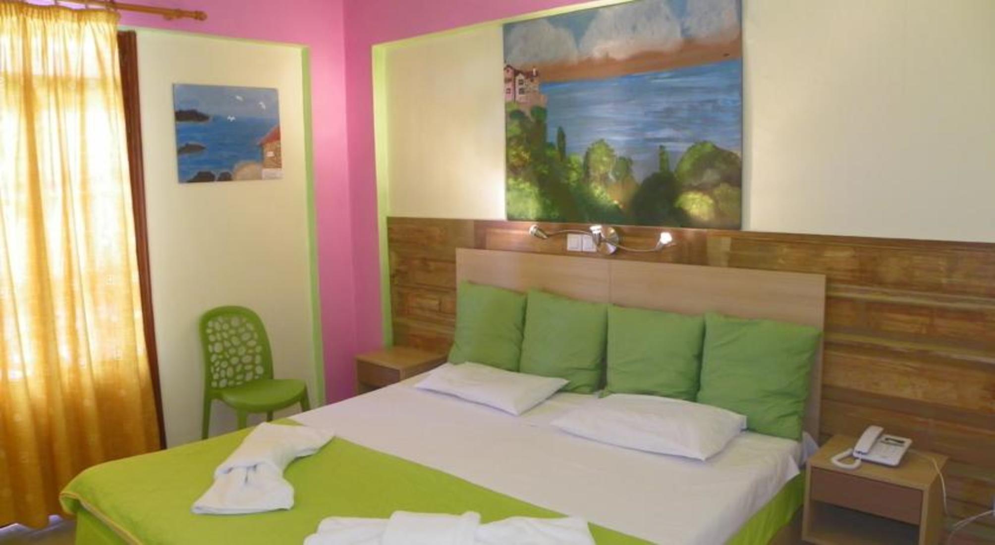 

Milano - Akrotiri - Mirabelle Hotel
