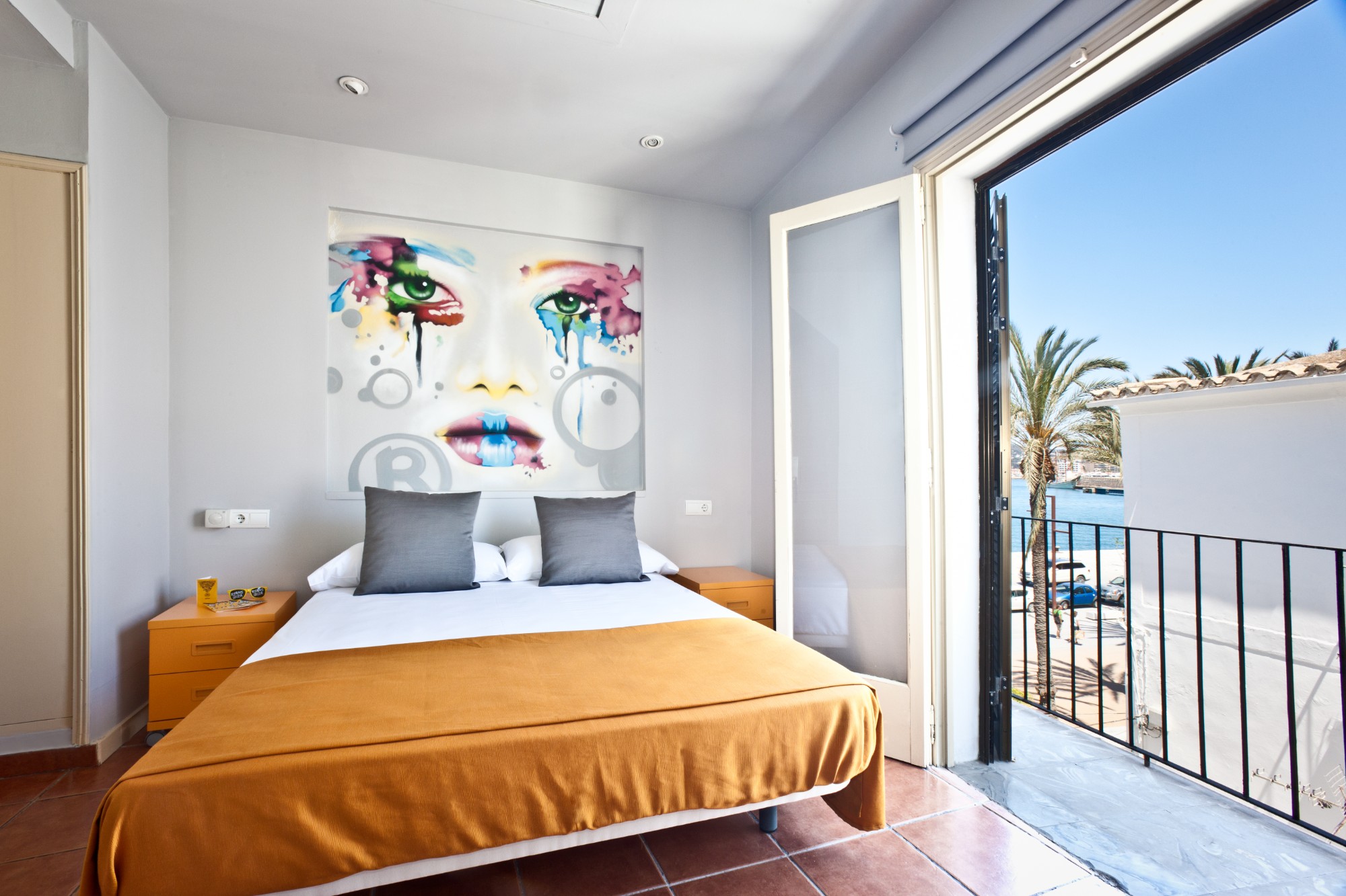 

Cagliari - Playa d'en Bossa, Ibiza - Ryans La Marina