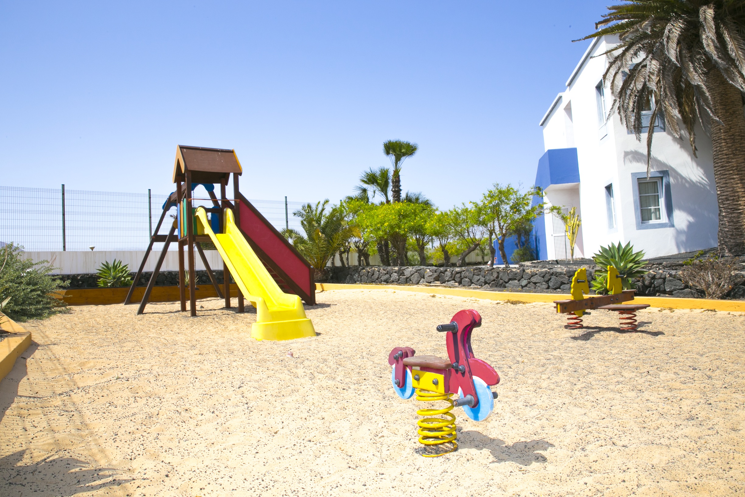 

Bologna - Playa Honda (Lanzarote) - Apartamentos LIVVO Morromar
