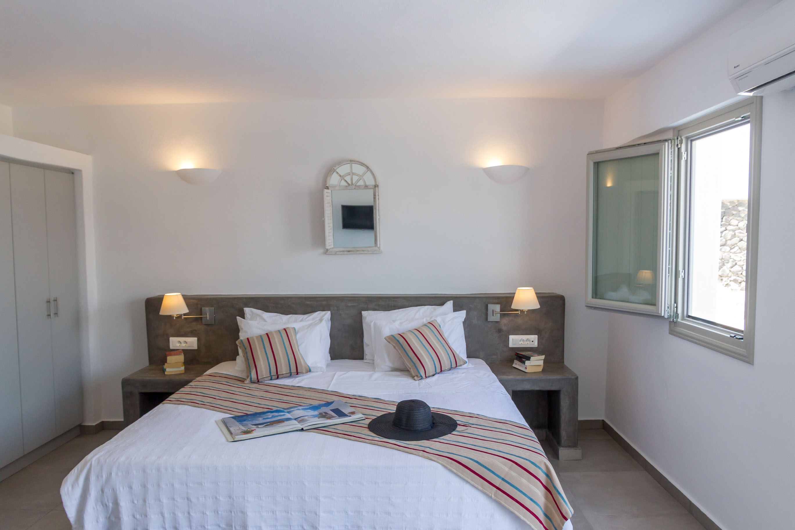 

Venezia - Santorini-Akrotiri - Hotel Goulielmos