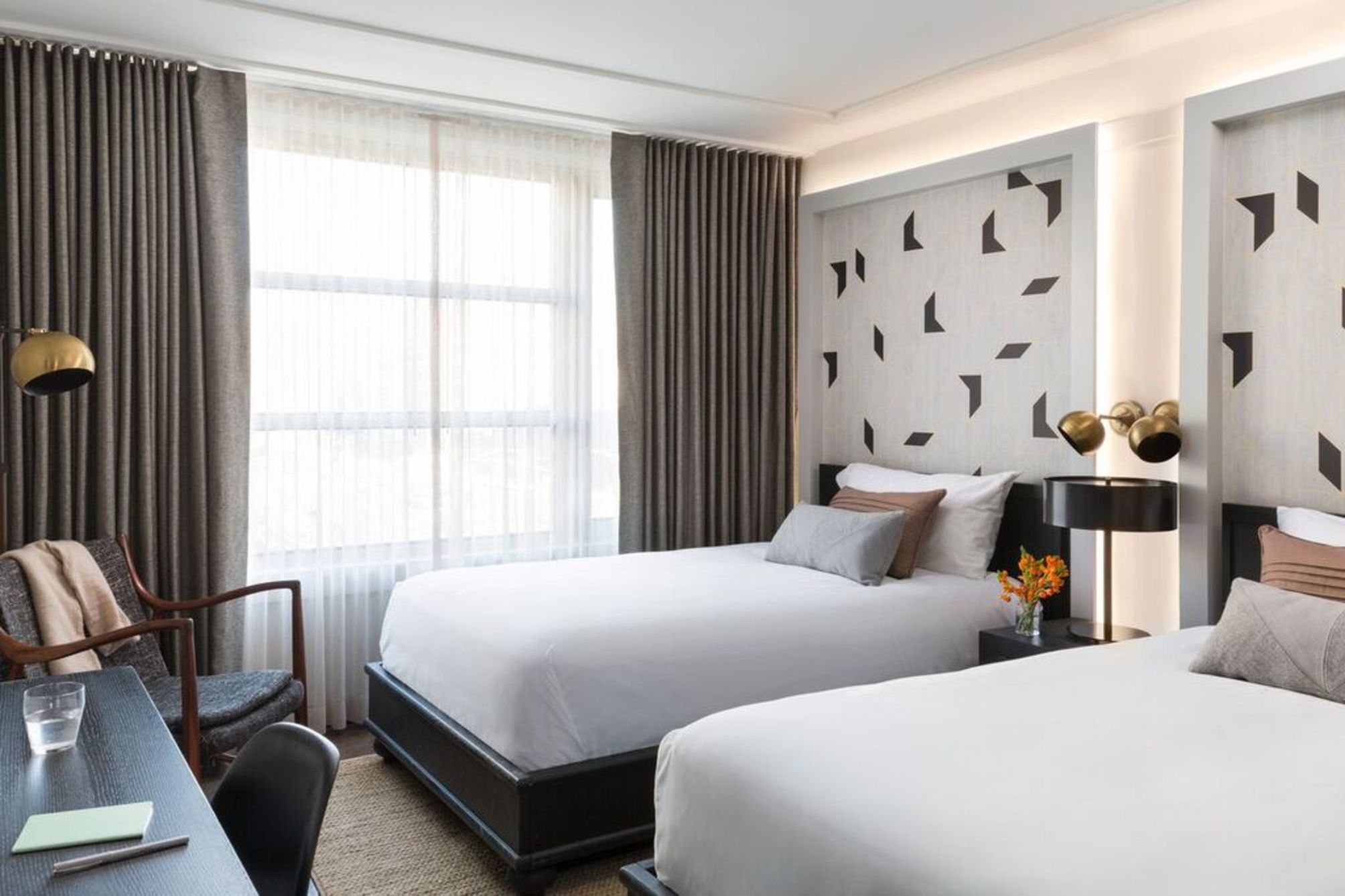 

Roma - Long Island City - The Tillary Hotel Brooklyn