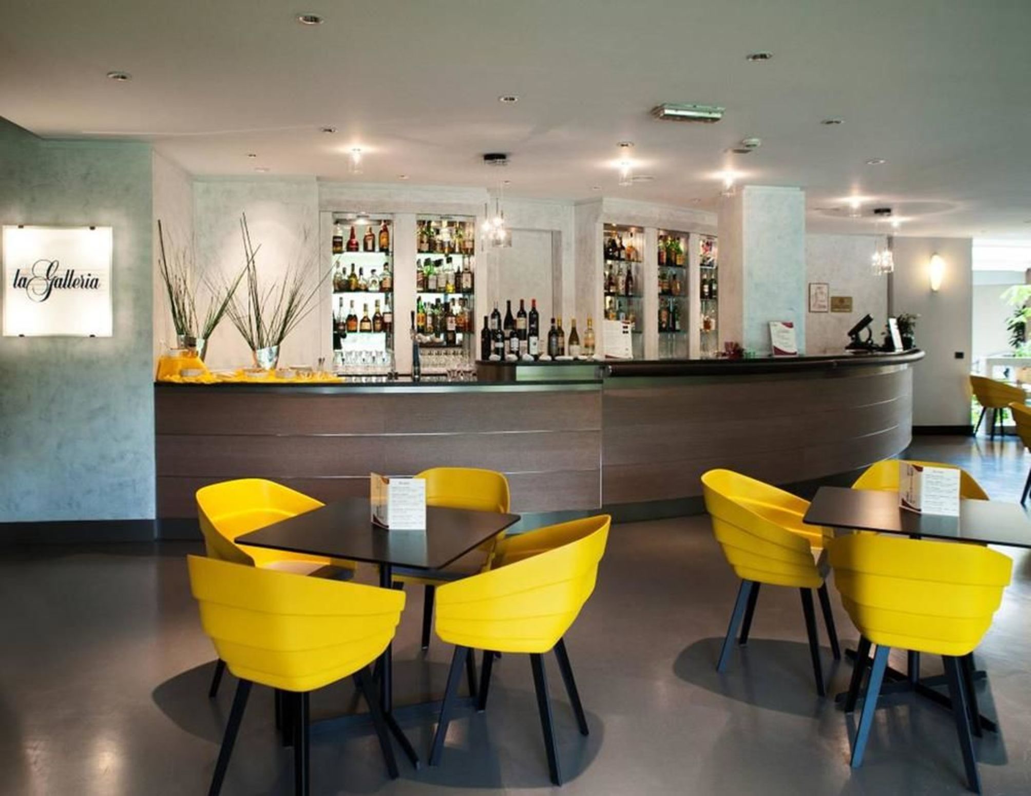

Napoli - Peschiera Borromeo - Crowne Plaza Milan - Linate