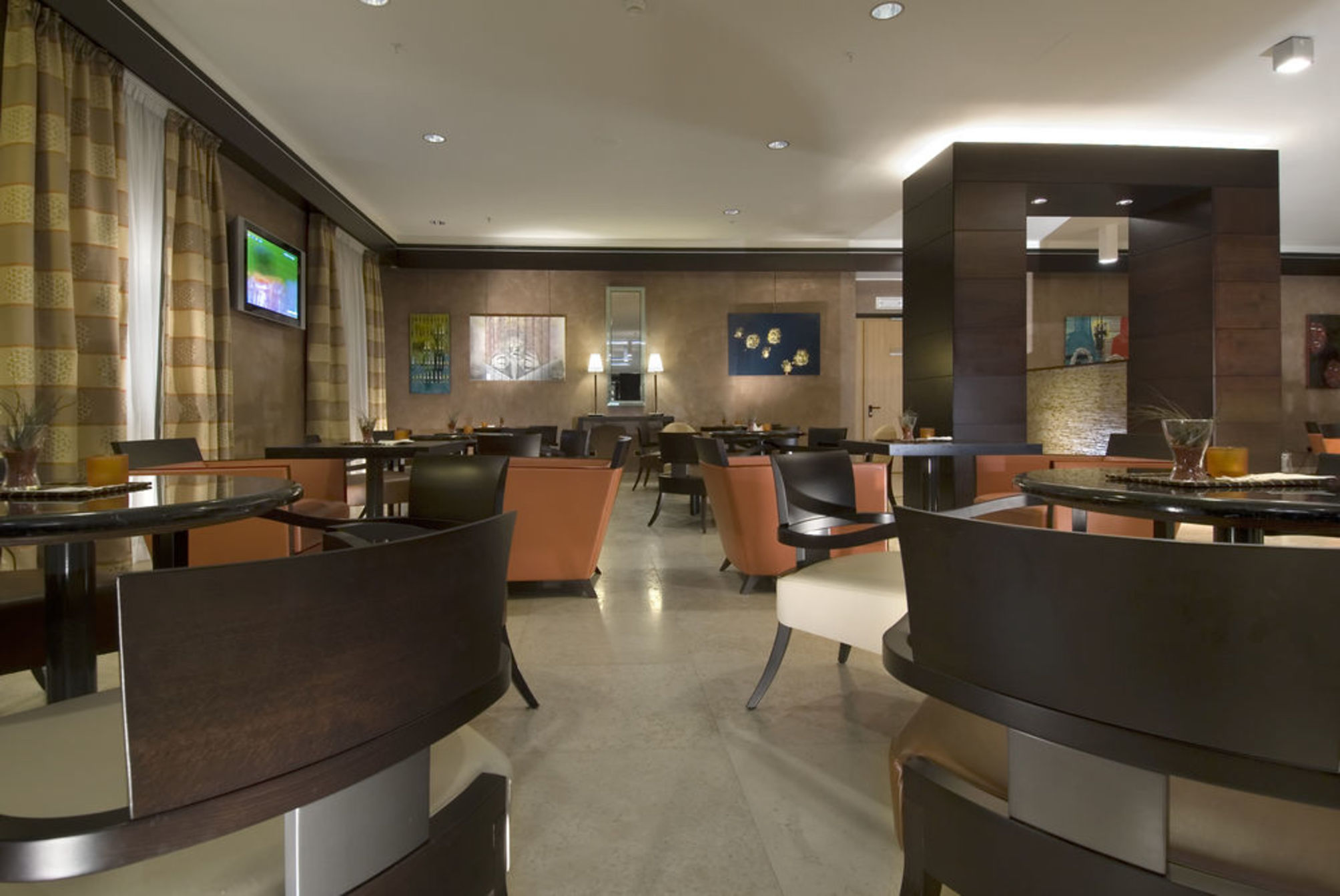 

Palermo - Somma Lombardo - Crowne Plaza Milan - Malpensa Airport