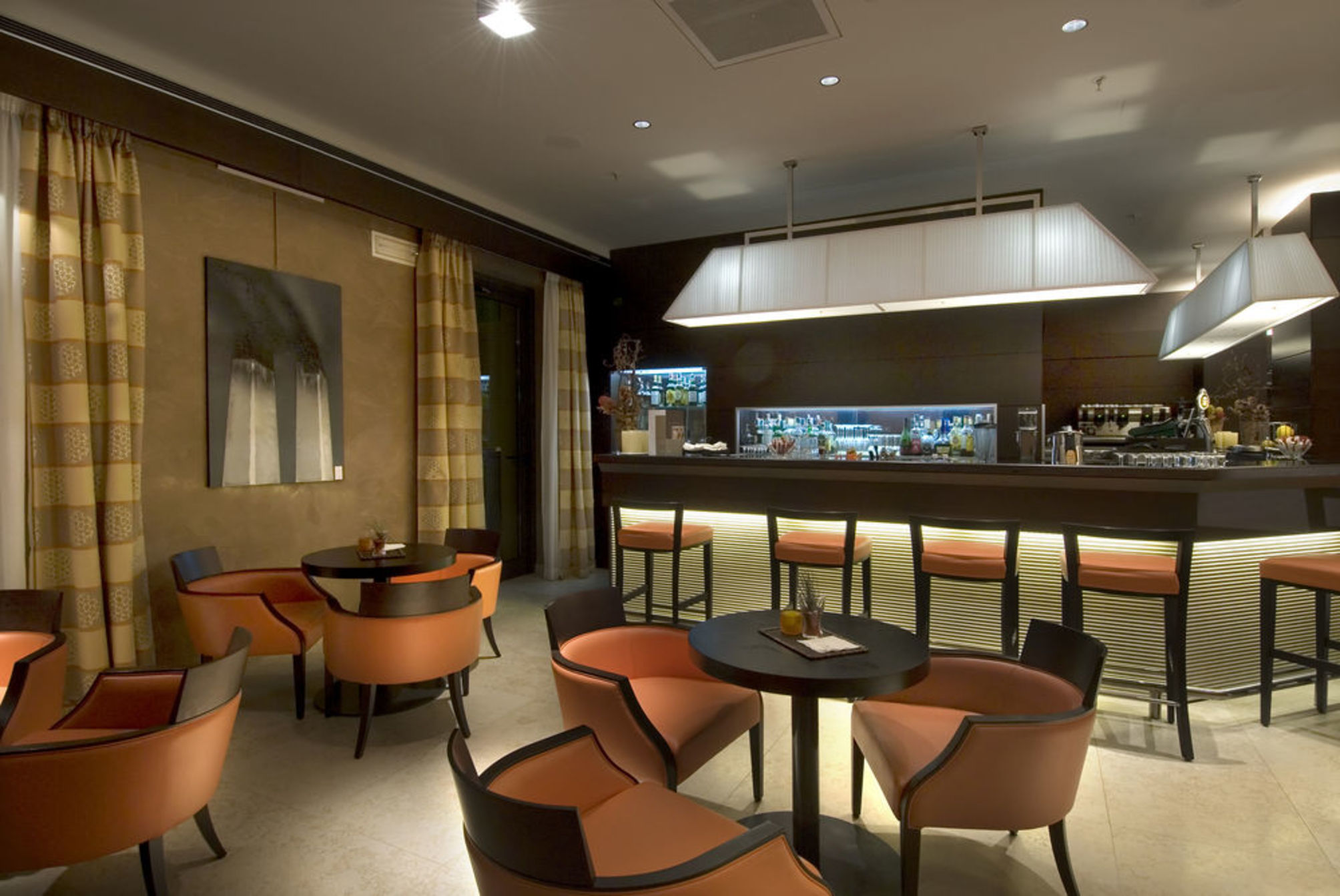 

Bari - Malpensa - Crowne Plaza MILAN - MALPENSA AIRPORT