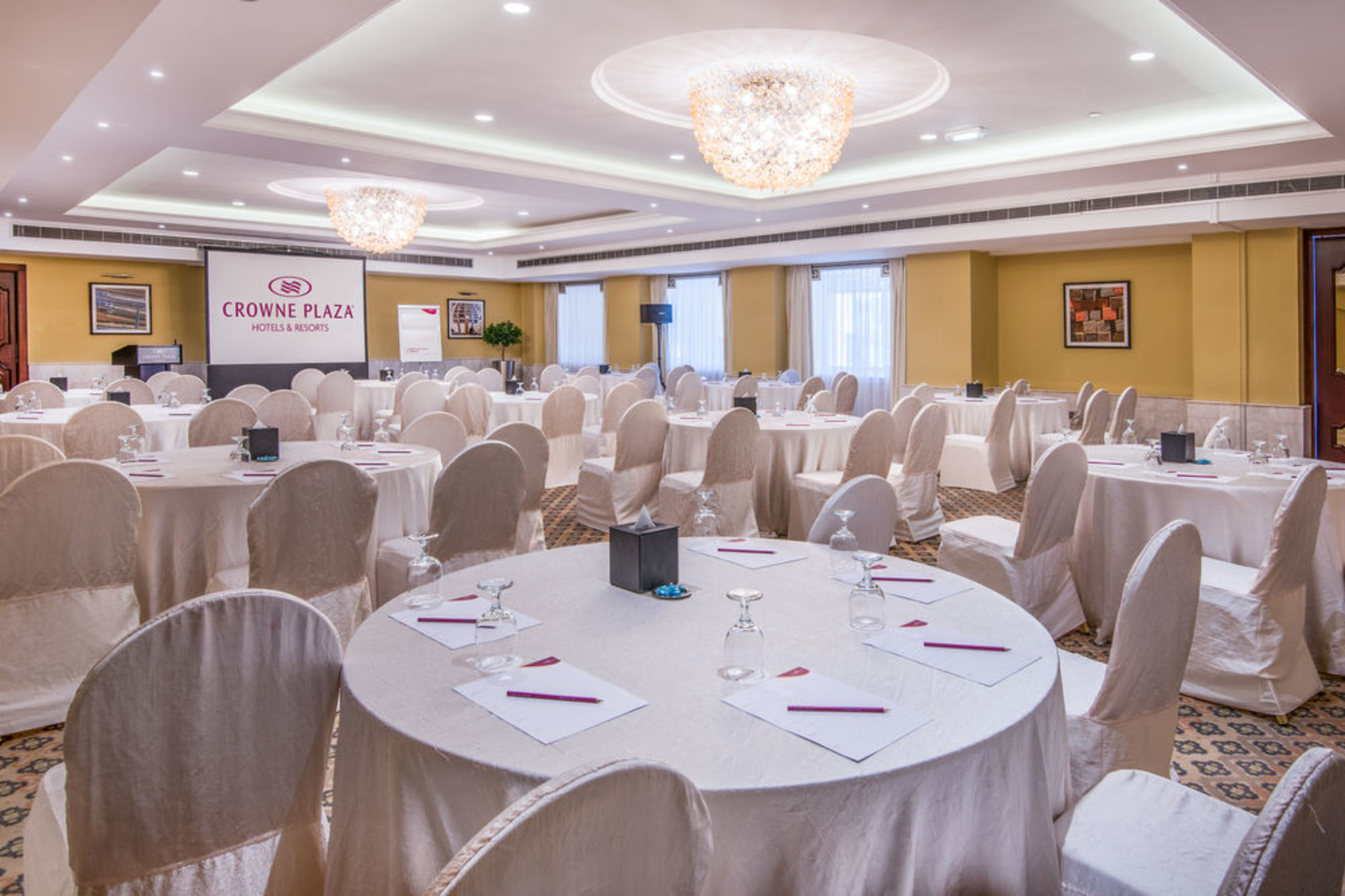 

Milano - Ruwī - Crowne Plaza Muscat