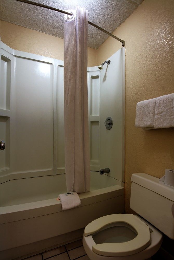 

Fair View Inn & Suites