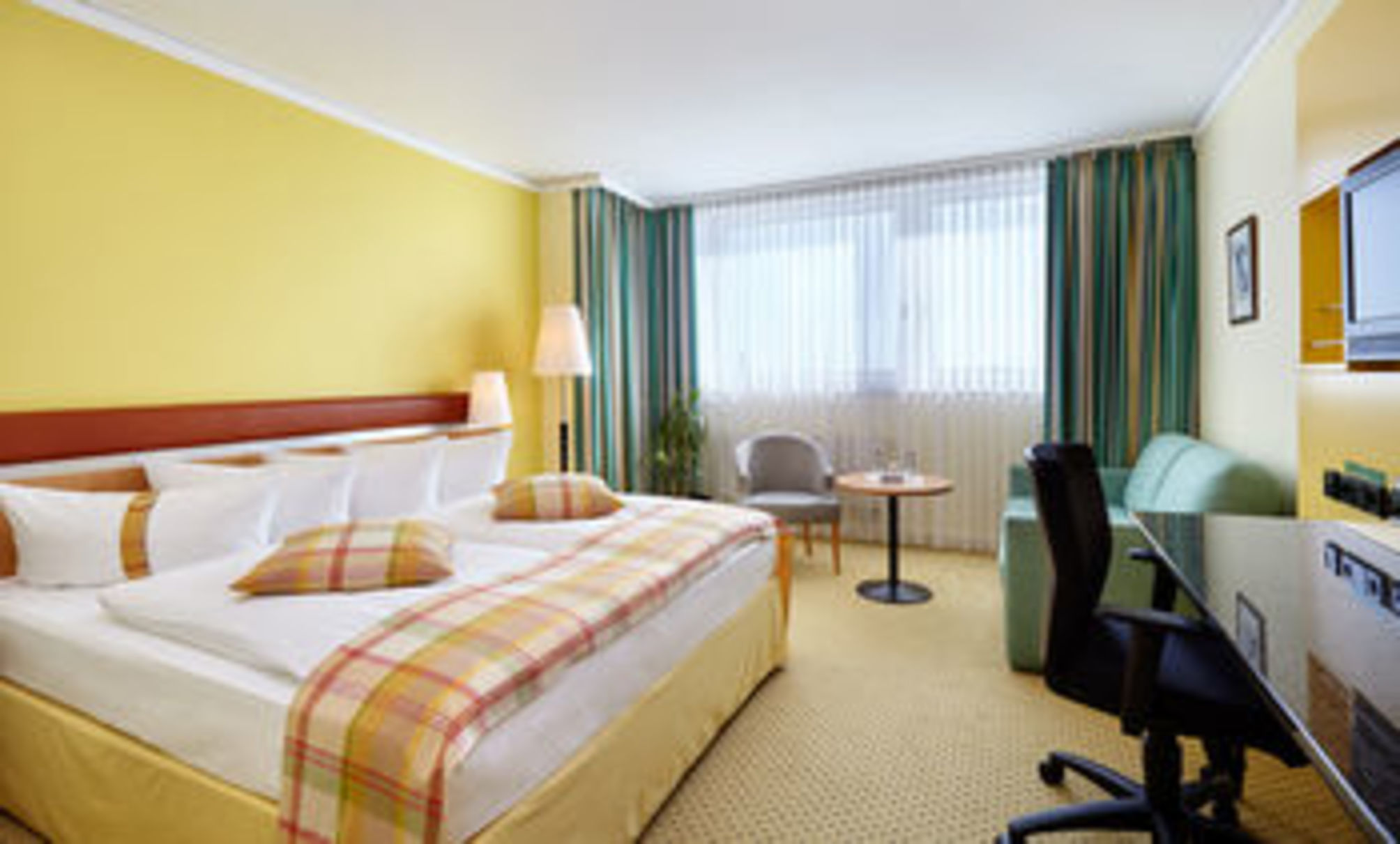 

Milano - Schönefeld - Holiday Inn BERLIN AIRPORT - CONF CENTRE