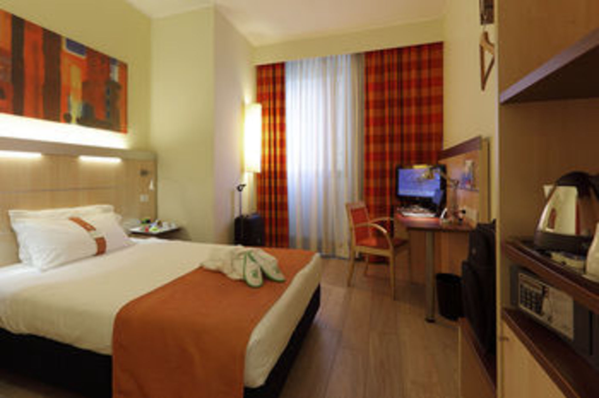 

Napoli - Bologna - Holiday Inn Bologna - Fiera