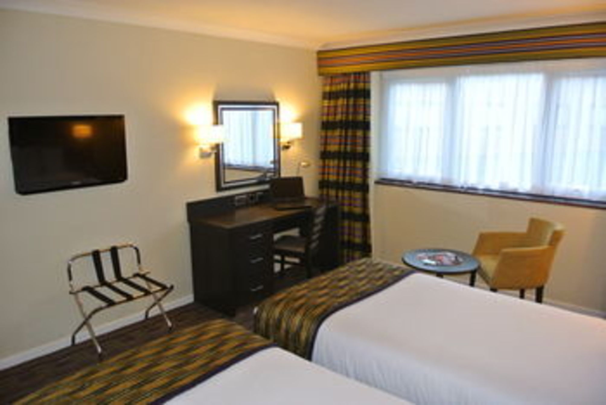 

Lamezia Terme - Londra, Aeroporto di London Gatwick - Holiday Inn London Gatwick - Worth