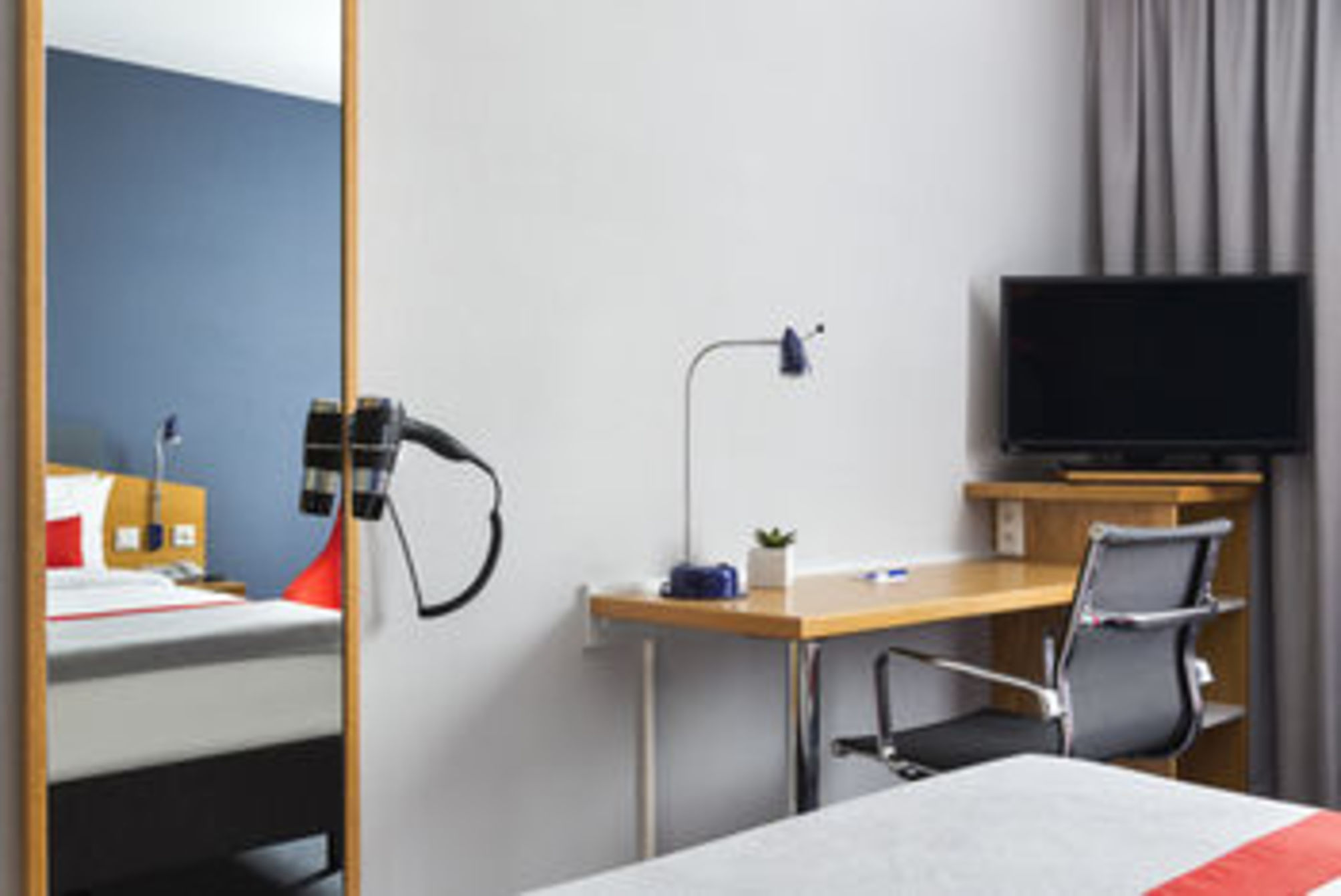 

Milano - Dortmund - Holiday Inn Express DORTMUND