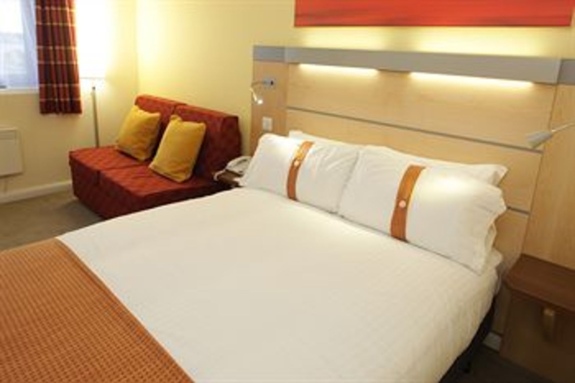 

Bari - Dundee - Holiday Inn Express DUNDEE