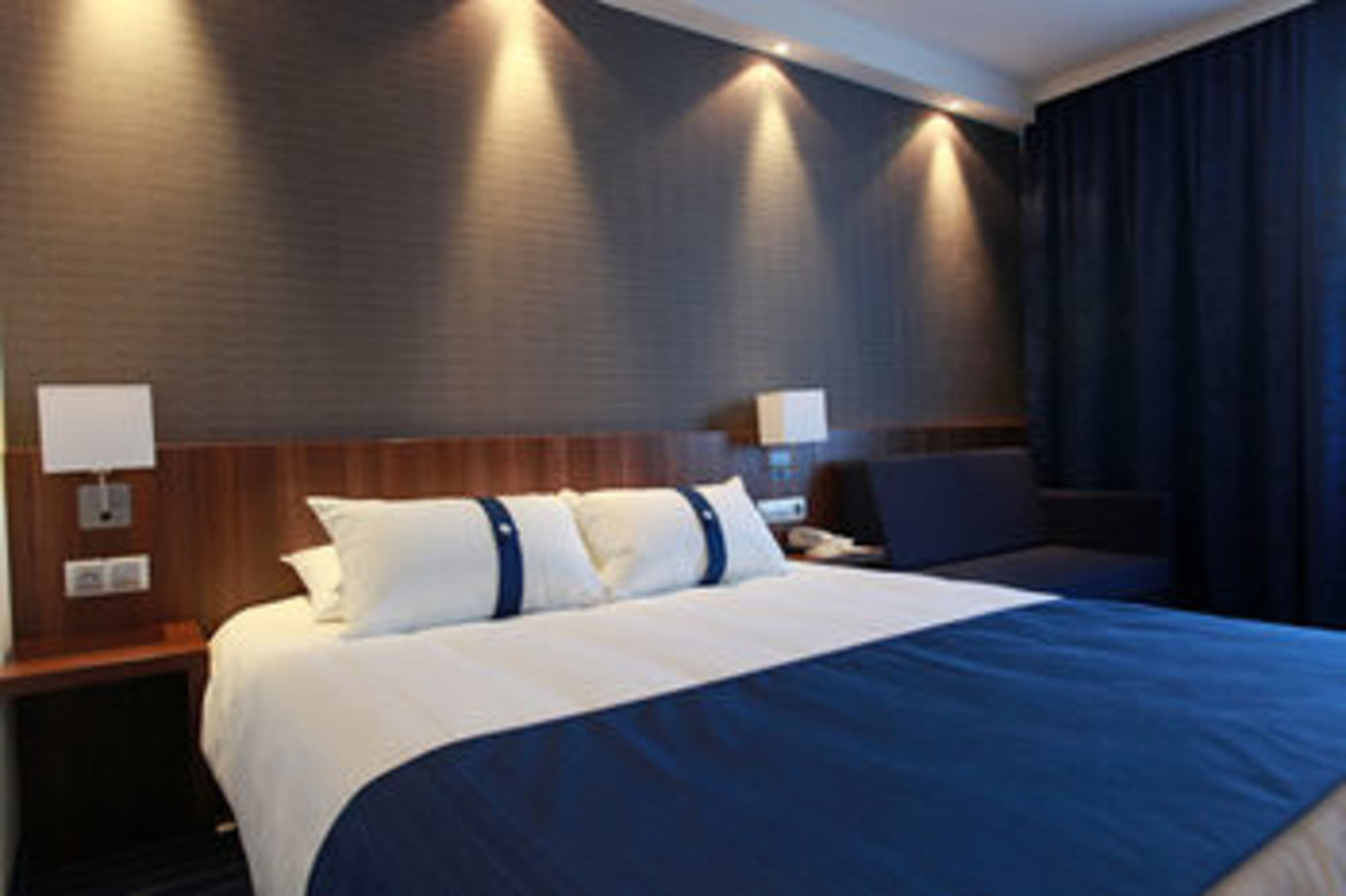 

Brindisi - Strasburgo - Holiday Inn Express Strasbourg - Sud