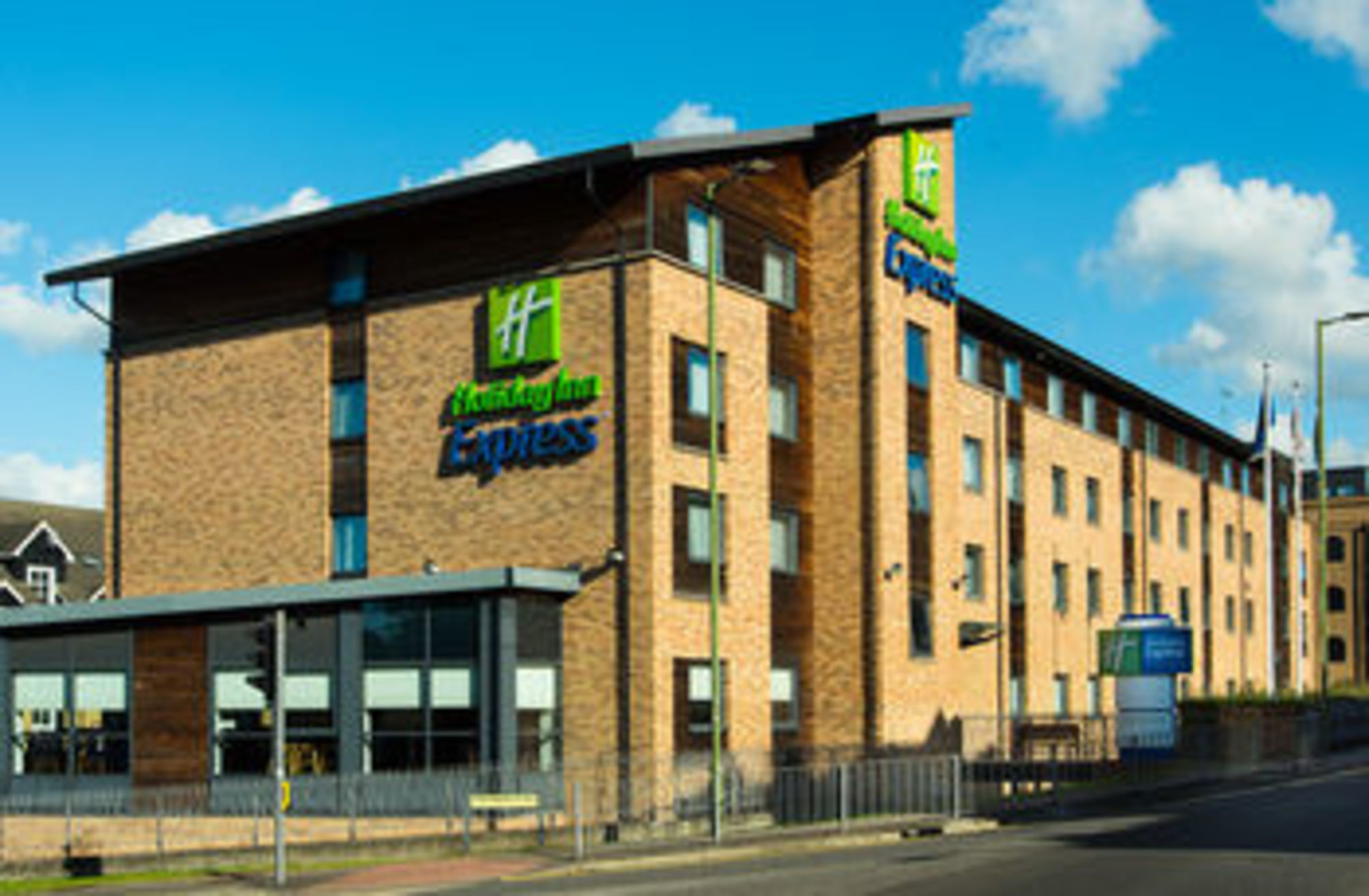 

Palermo - Watford - Holiday Inn Express HEMEL HEMPSTEAD