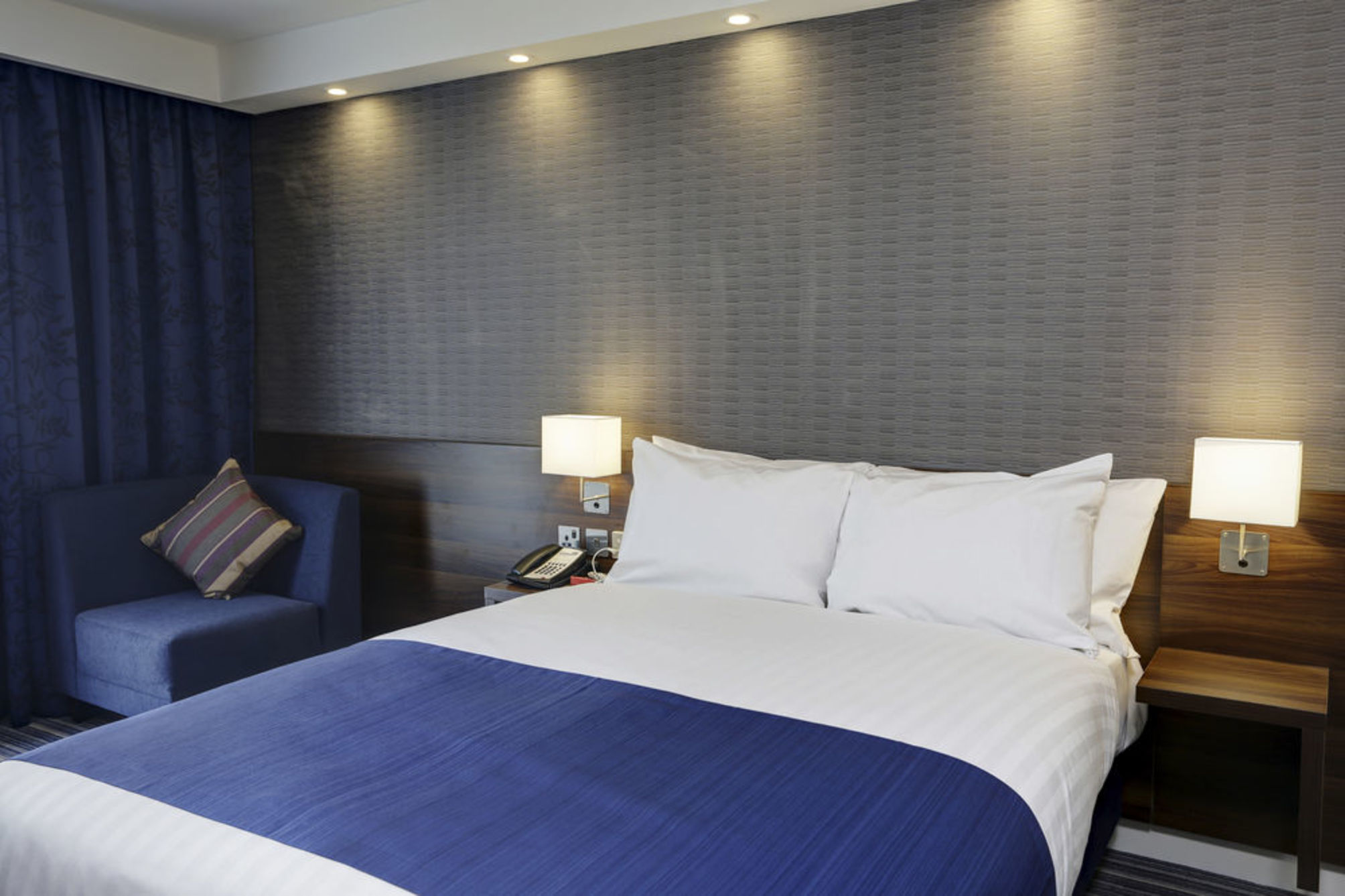 

Verona - Plumstead - Holiday Inn Express London - ExCeL