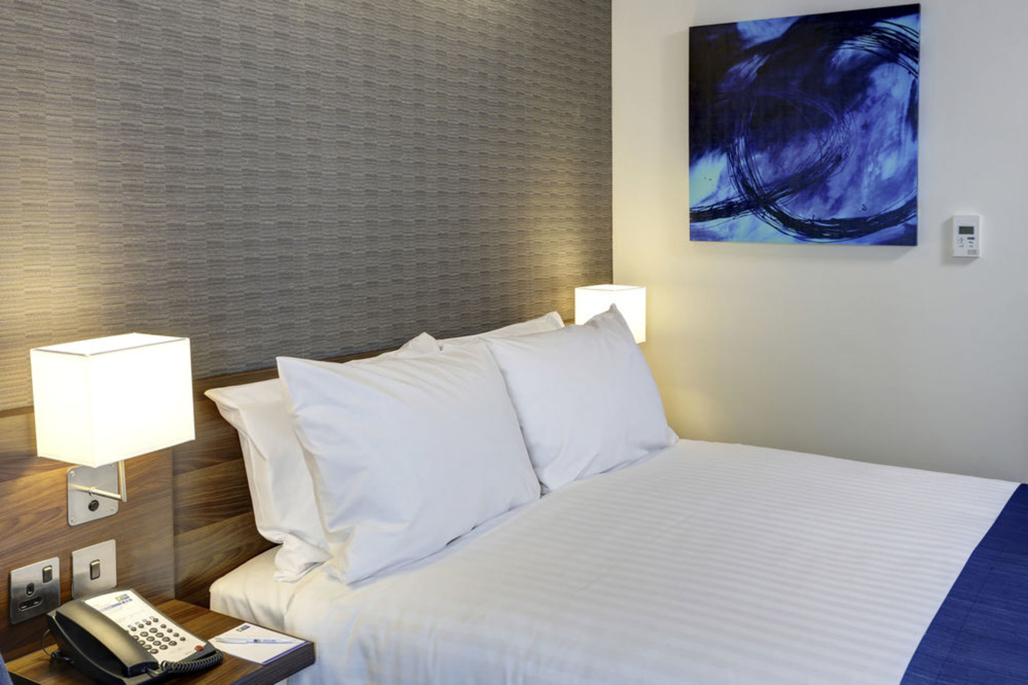 

Verona - Eltham - Holiday Inn Express London - ExCeL