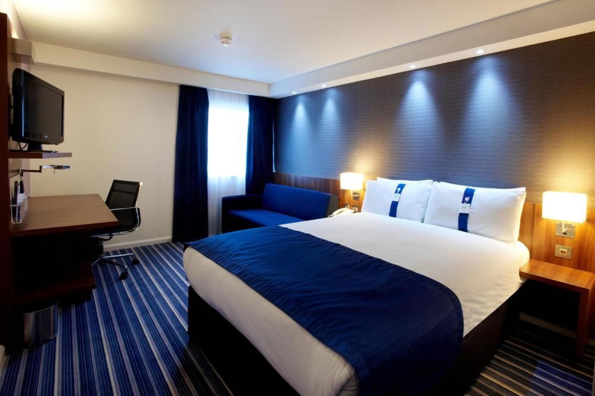 

Bologna - Plumstead - Holiday Inn Express London - ExCeL