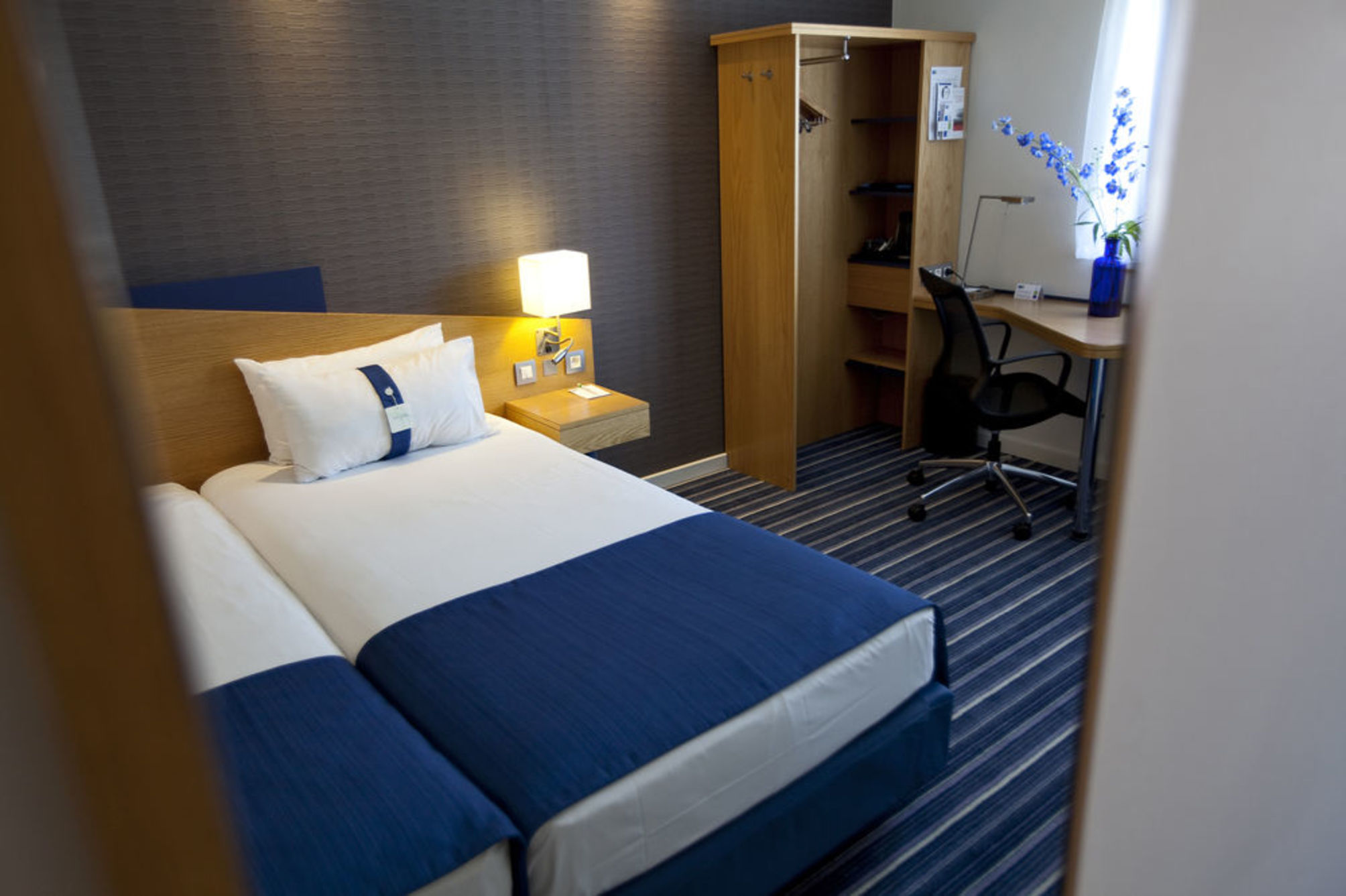 

Roma - Mechelen - Holiday Inn Express MECHELEN CITY CENTRE