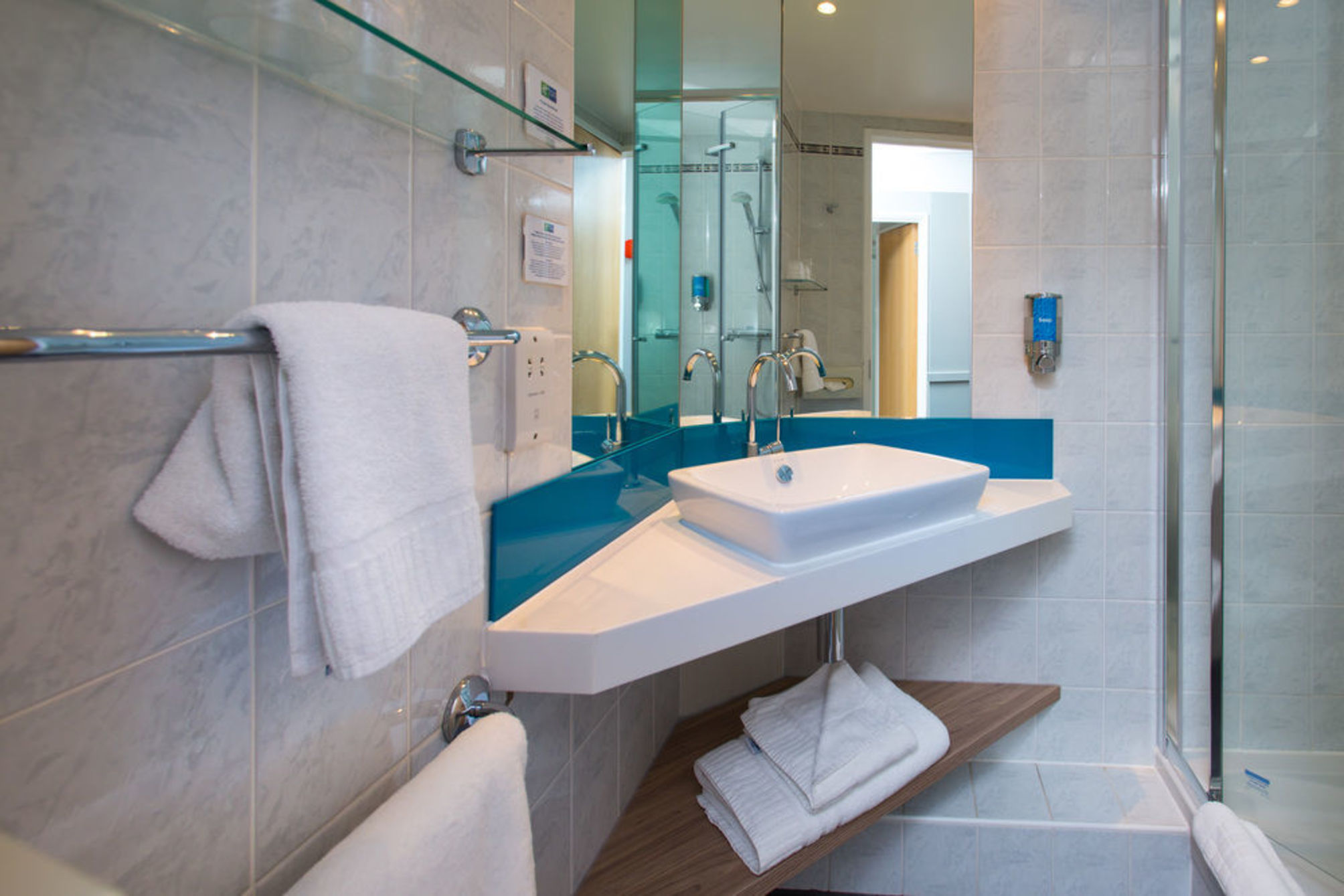 

Bologna - Milton Keynes - Holiday Inn Express Milton Keynes