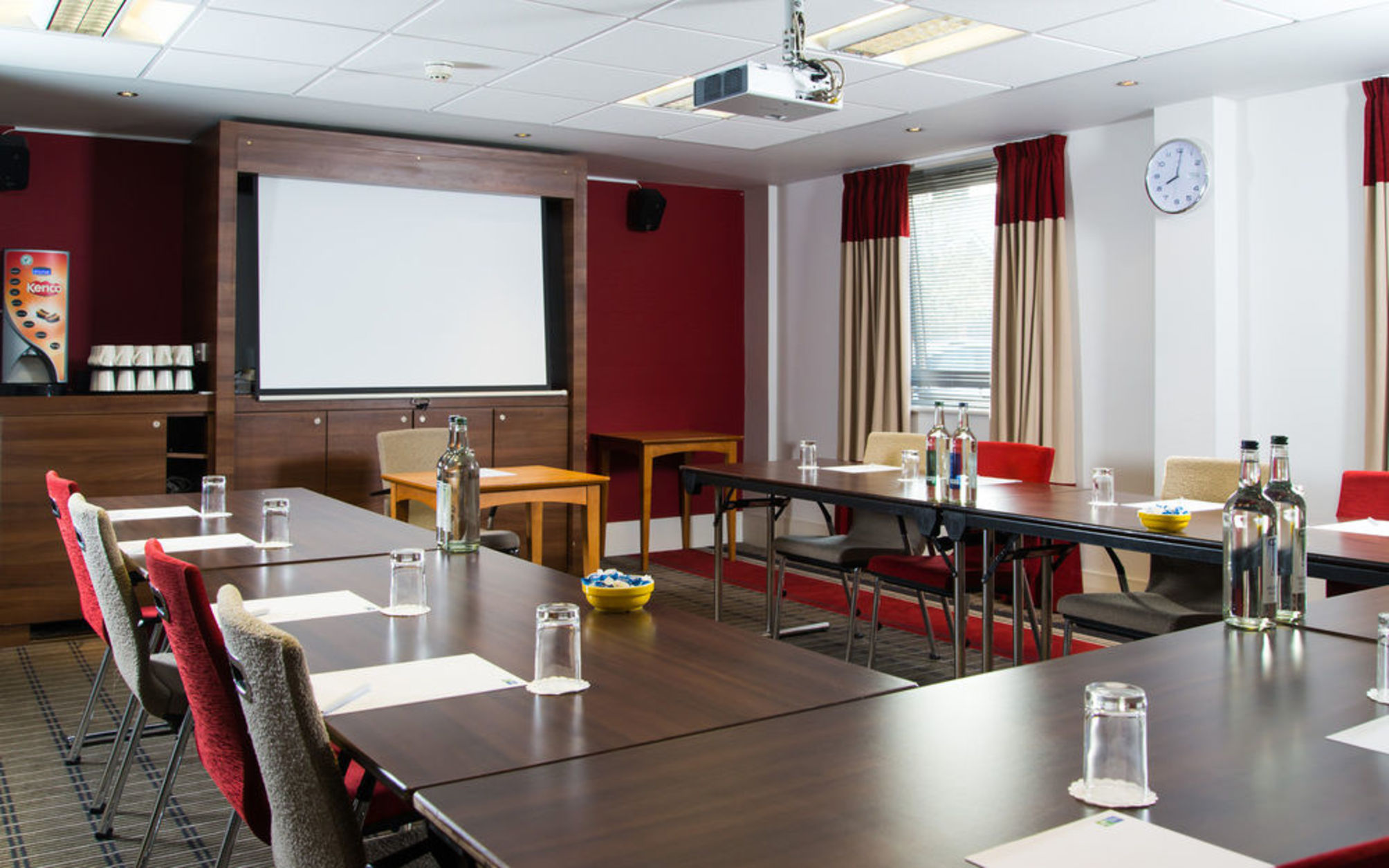 

Napoli - Milton Keynes - Holiday Inn Express MILTON KEYNES