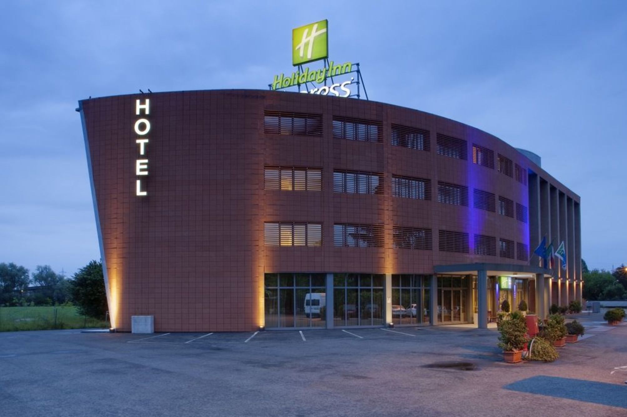 

Palermo - Parma - Holiday Inn Express Parma