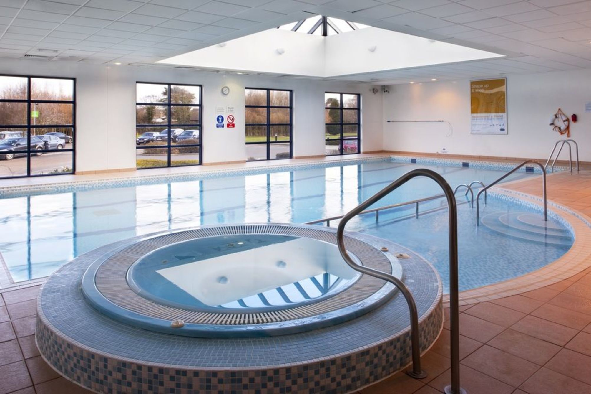 

Bologna - Ashford, Surrey - Holiday Inn London - Shepperton