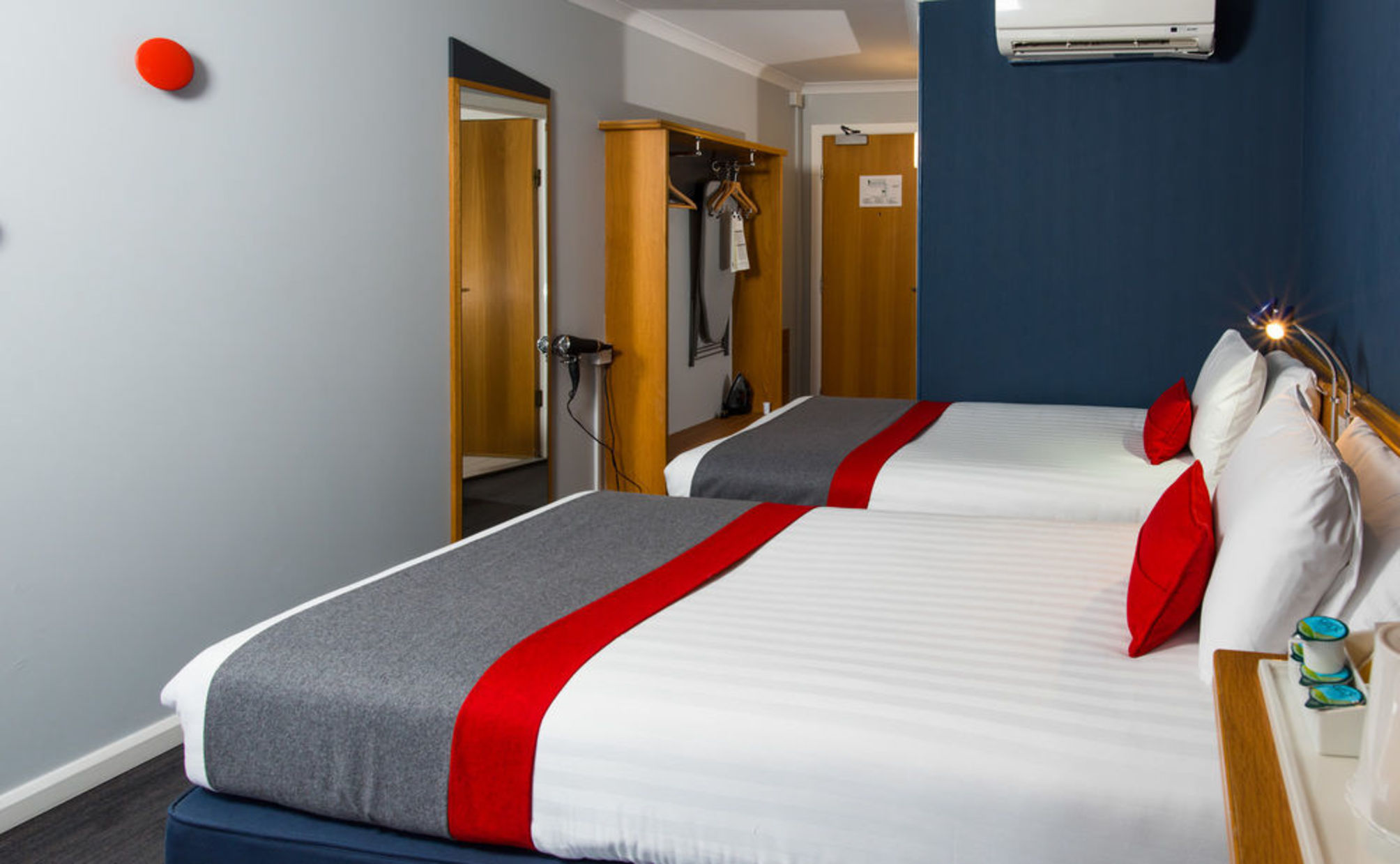 

Bari - Stirling - Holiday Inn Express Stirling