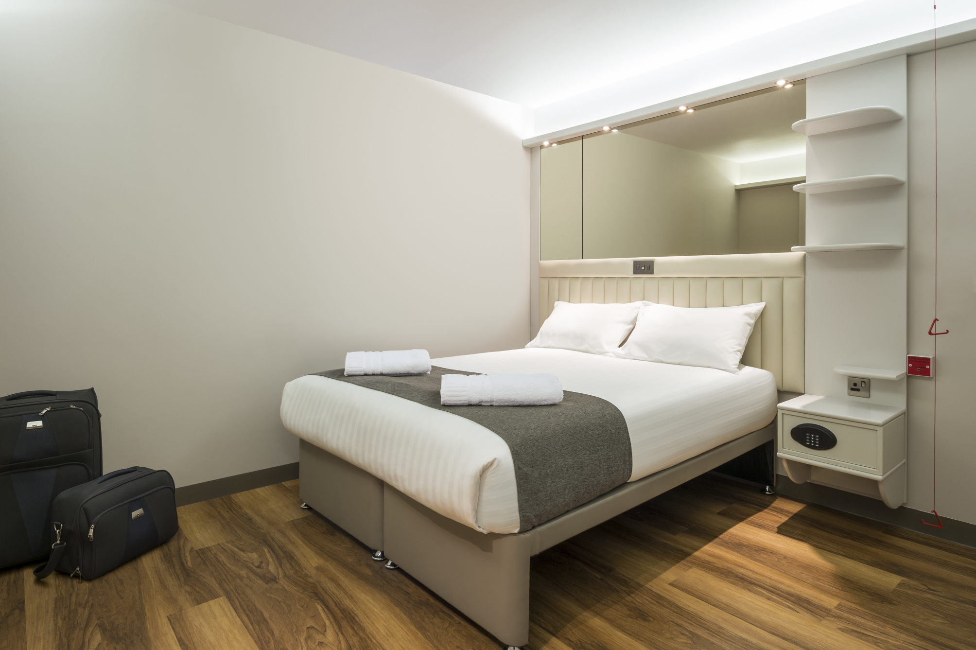 

Bologna - Eltham - Point A Hotel London Canary Wharf