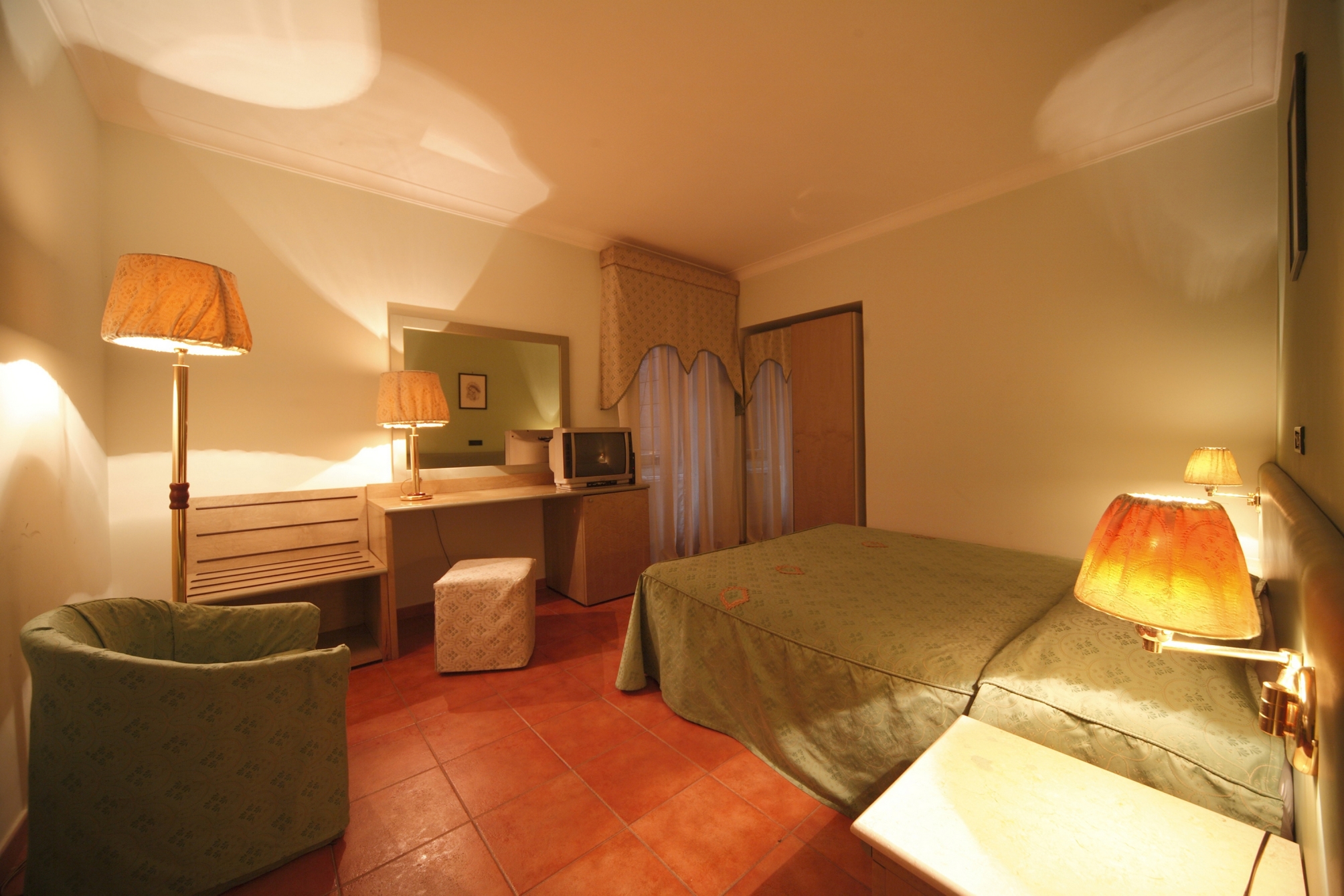 

Milano - Ercolano - Hotel La Pace
