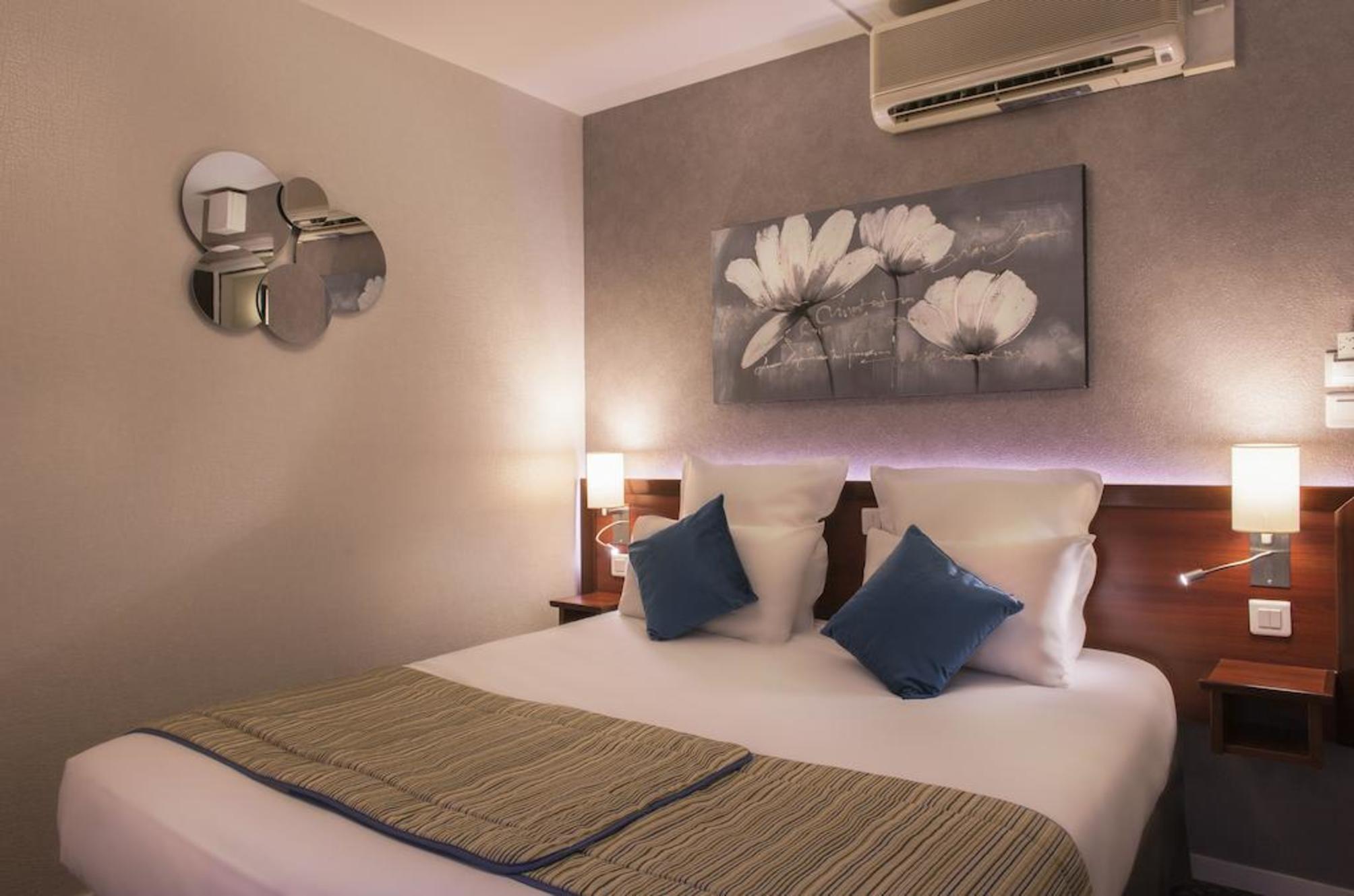 

Torino - Issy-les-Moulineaux - Hotel Izzy