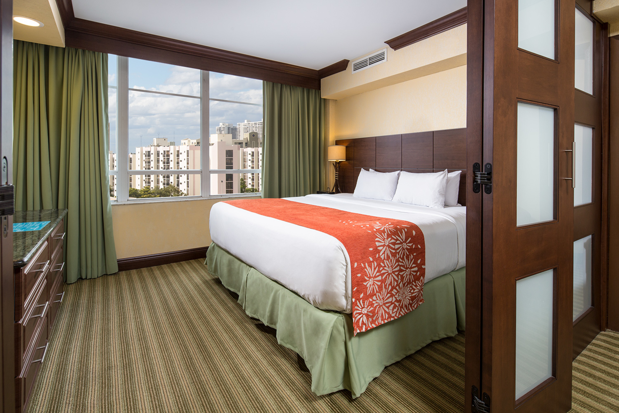 

Milano - Aventura - Newport Beachside Hotel And Resort
