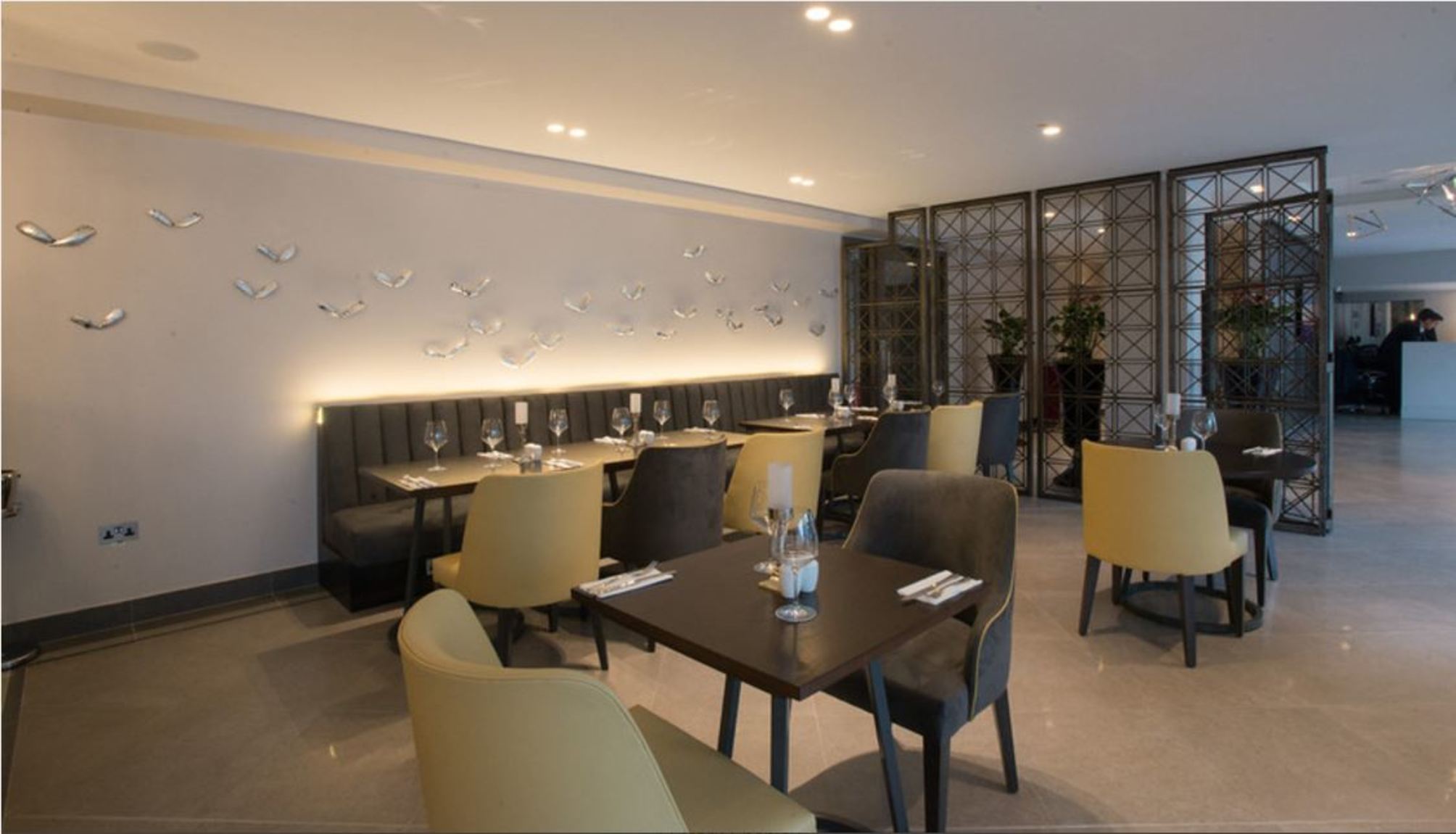 

Pisa - Edgware - St George's Hotel - Wembley