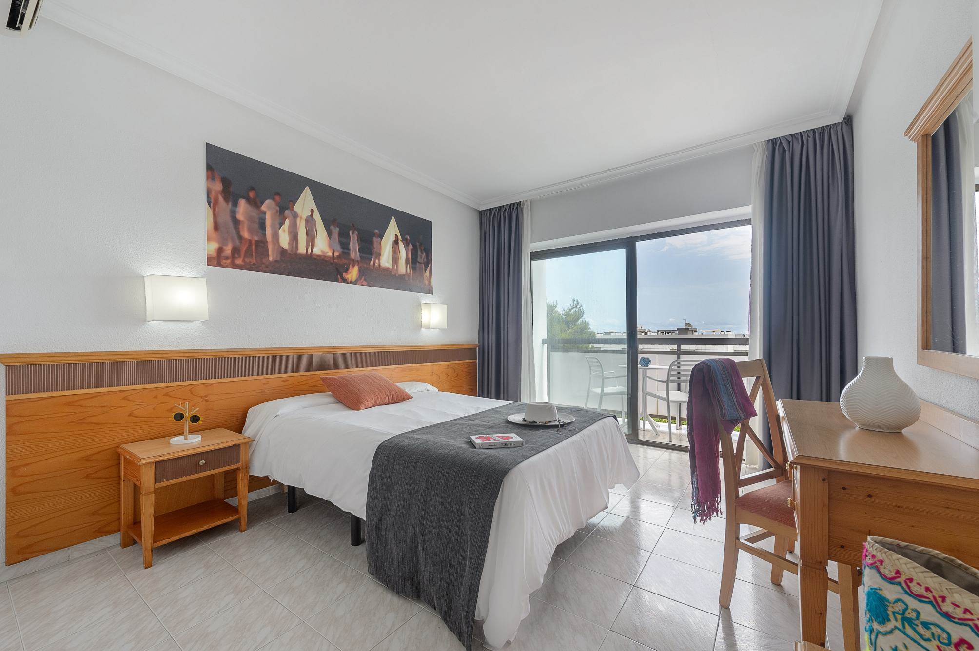 

Pisa - Playa d'en Bossa, Ibiza - Hotel Vibra Mare Nostrum