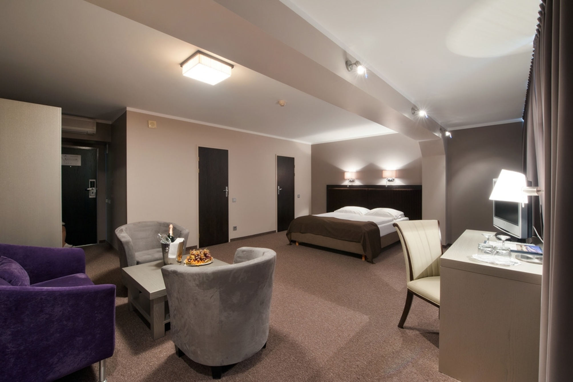 

Bari - Riga - Bellevue Park Hotel Riga with FREE Parking