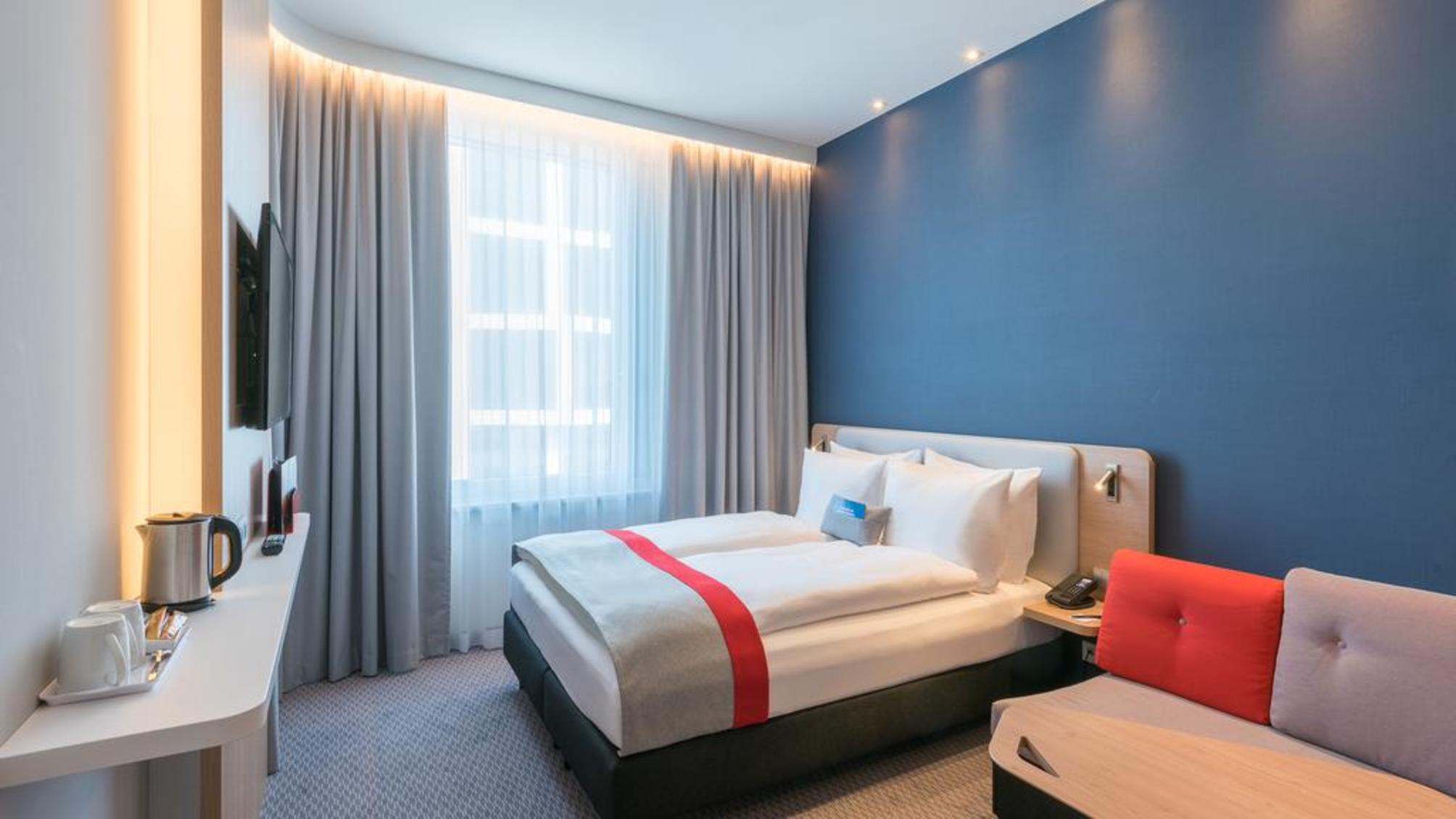 Standard Queen Room with Sofa Bed