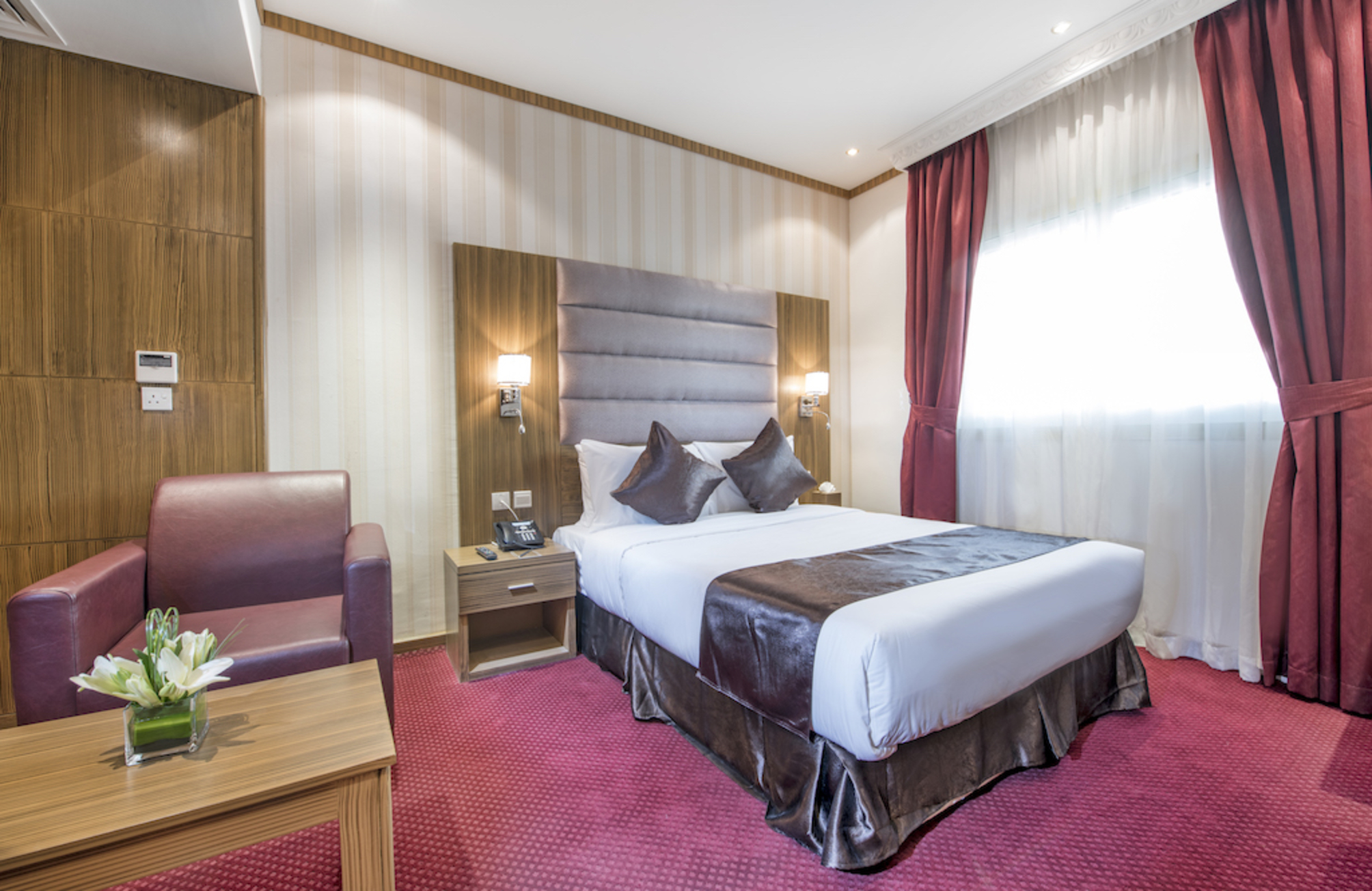 

Napoli - Dubai - Royal Tulip Hotel LLC