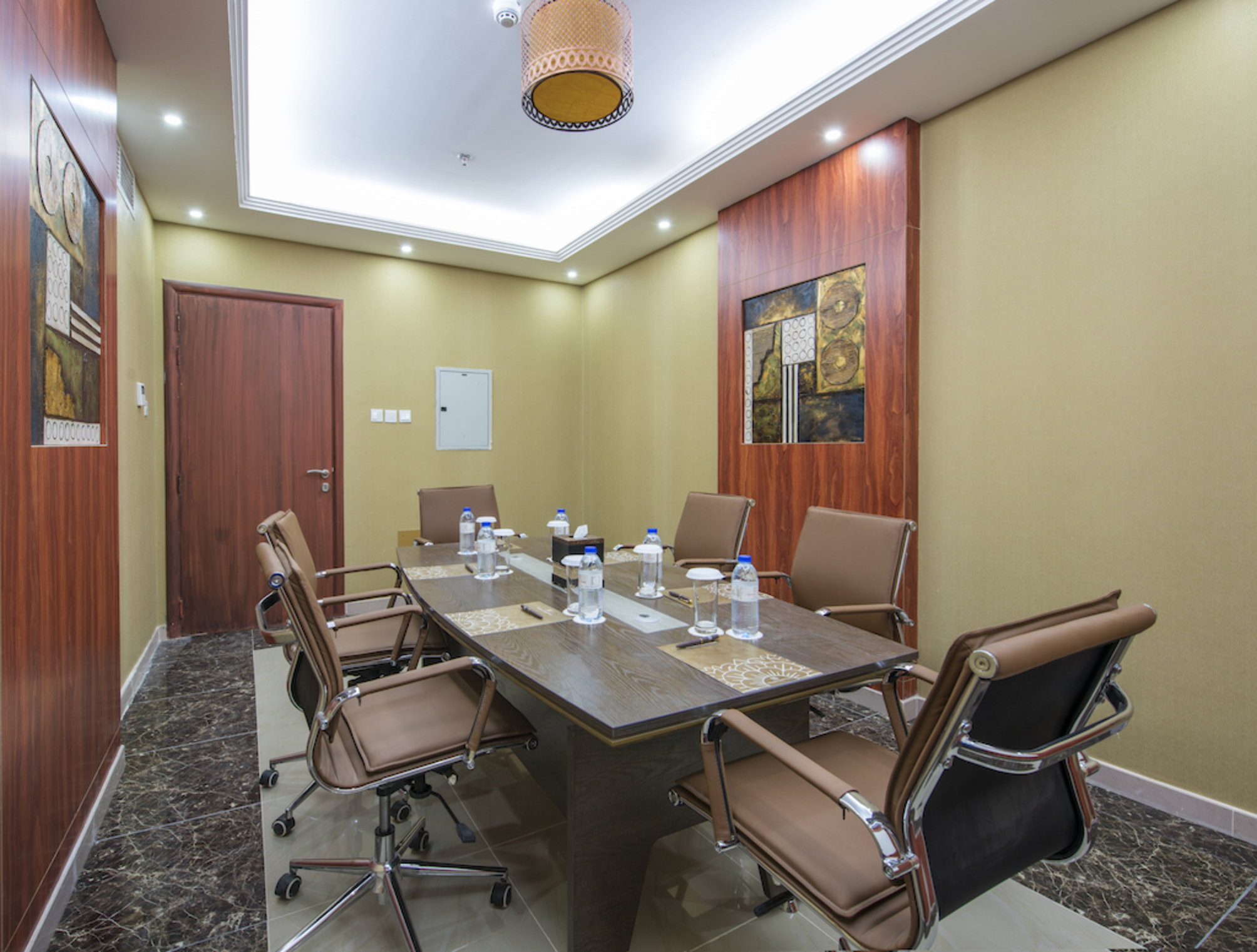 

Napoli - Dubai - Royal Tulip Hotel LLC
