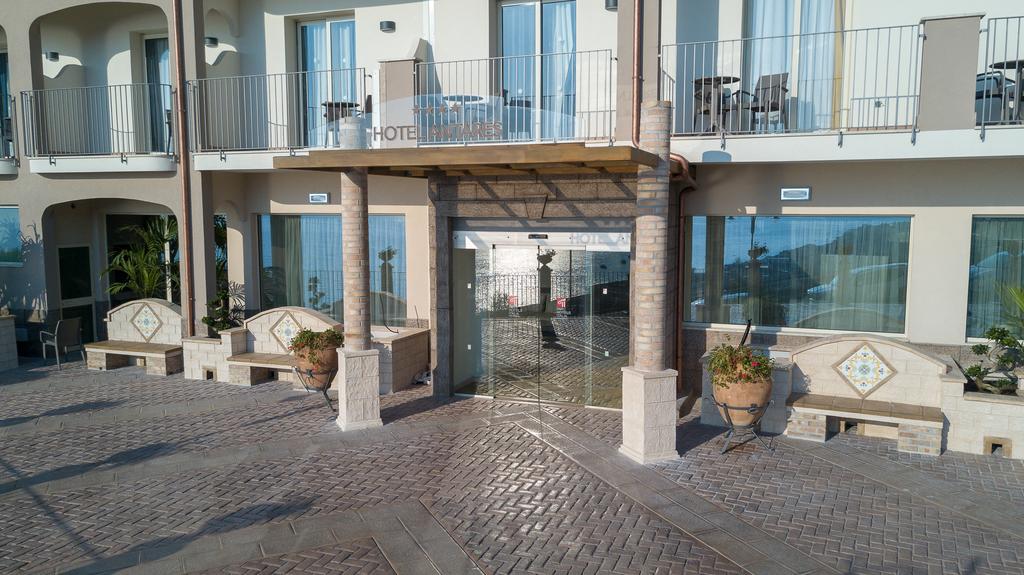 

Venezia - Sant'Alessio Siculo - Hotel Antares