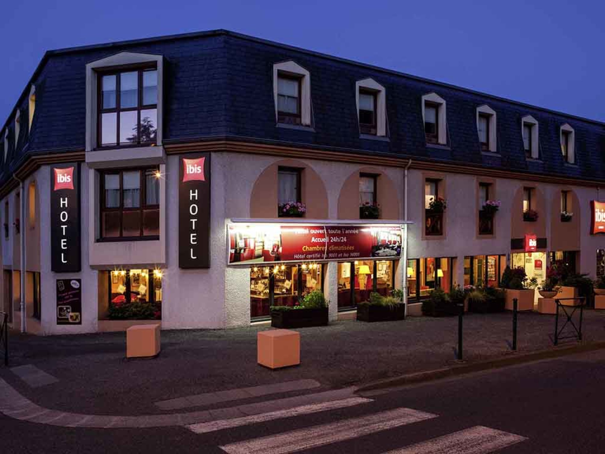 

Napoli - Alti Pirenei - Hautes-Pyrénées, Francia - B&B HOTEL Lourdes Centre