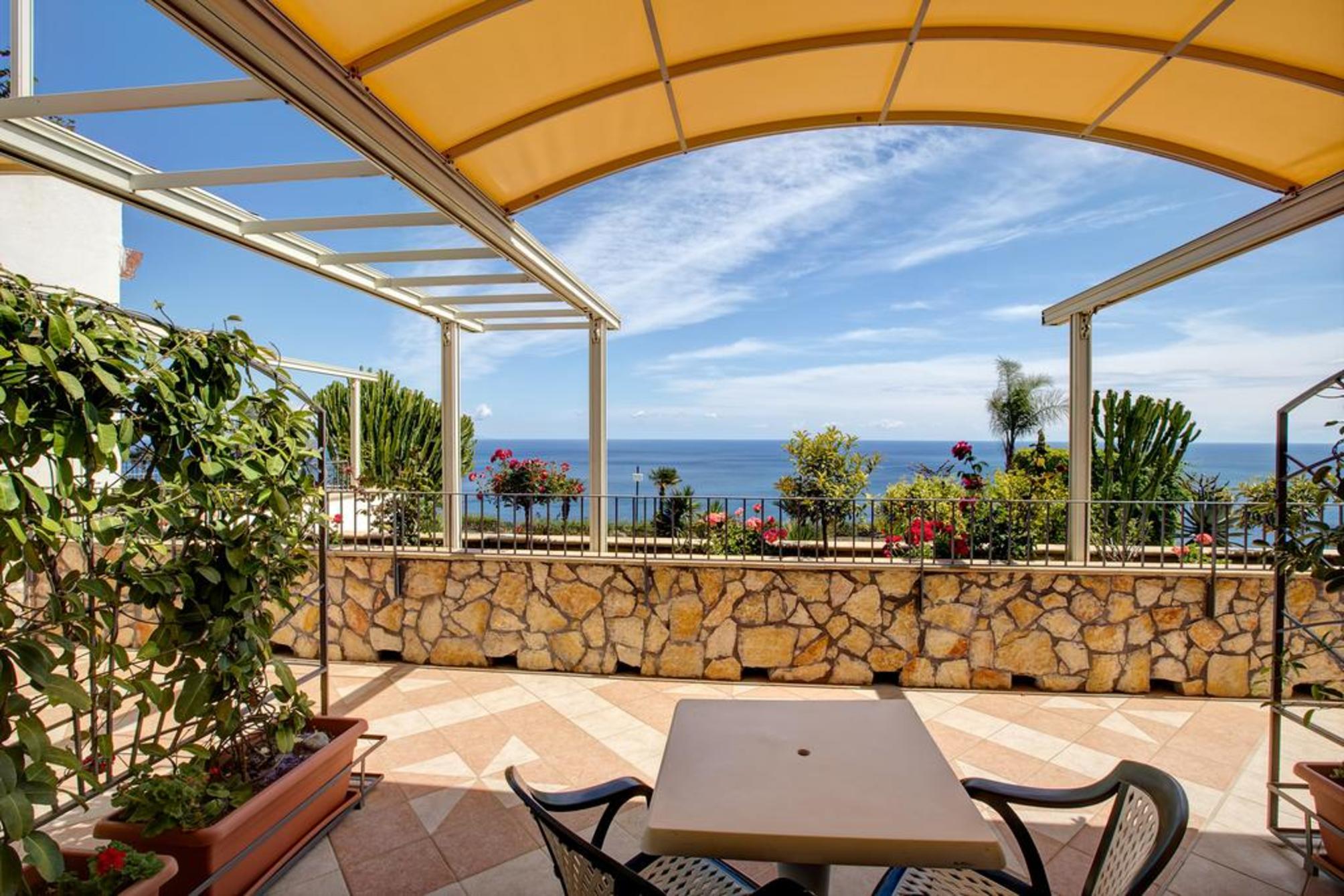 

Palermo - Giardini Naxos - Hotel Olimpo le Terrazze