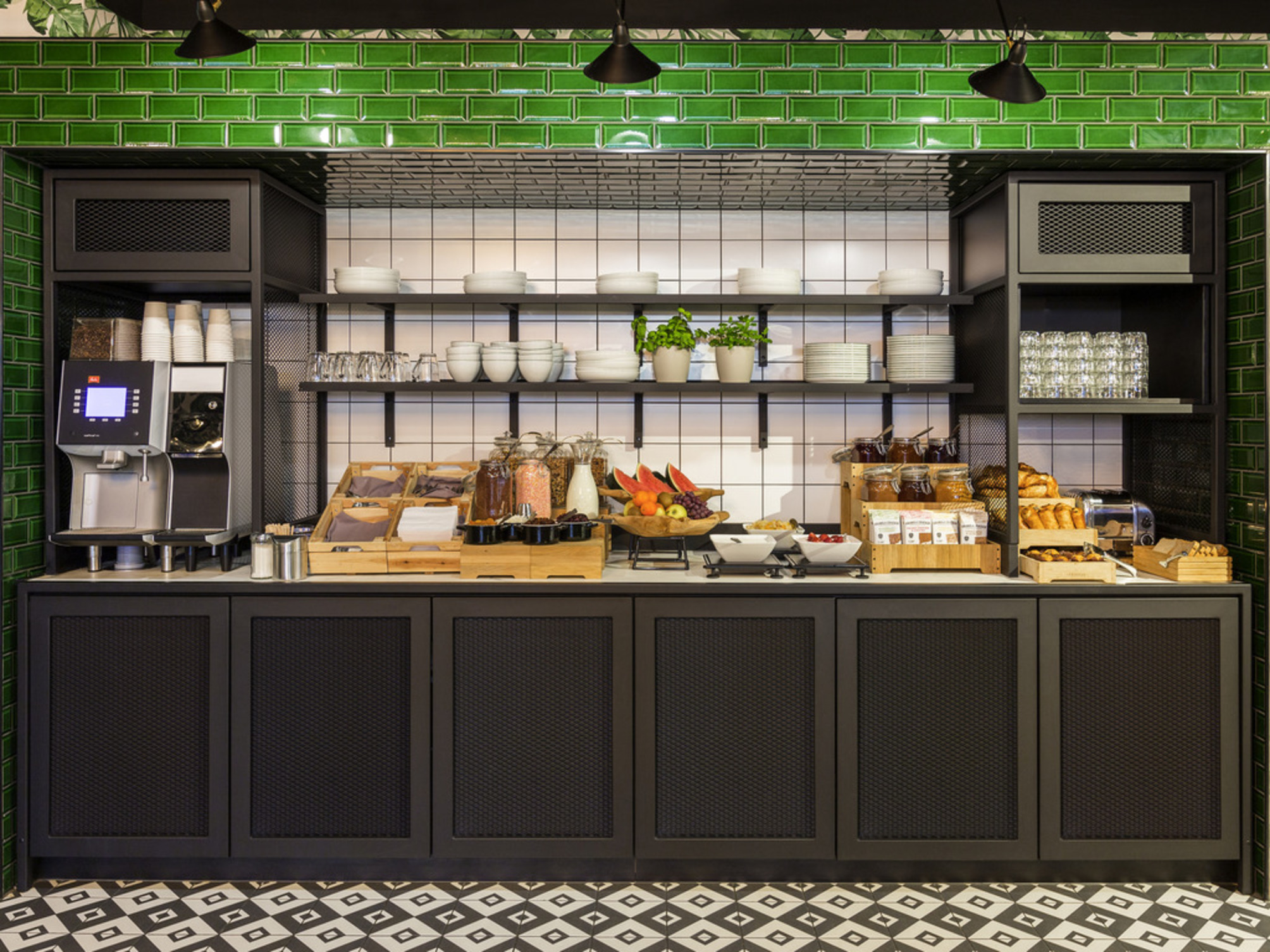 

Napoli - Aalsmeer - ibis Styles Amsterdam Airport
