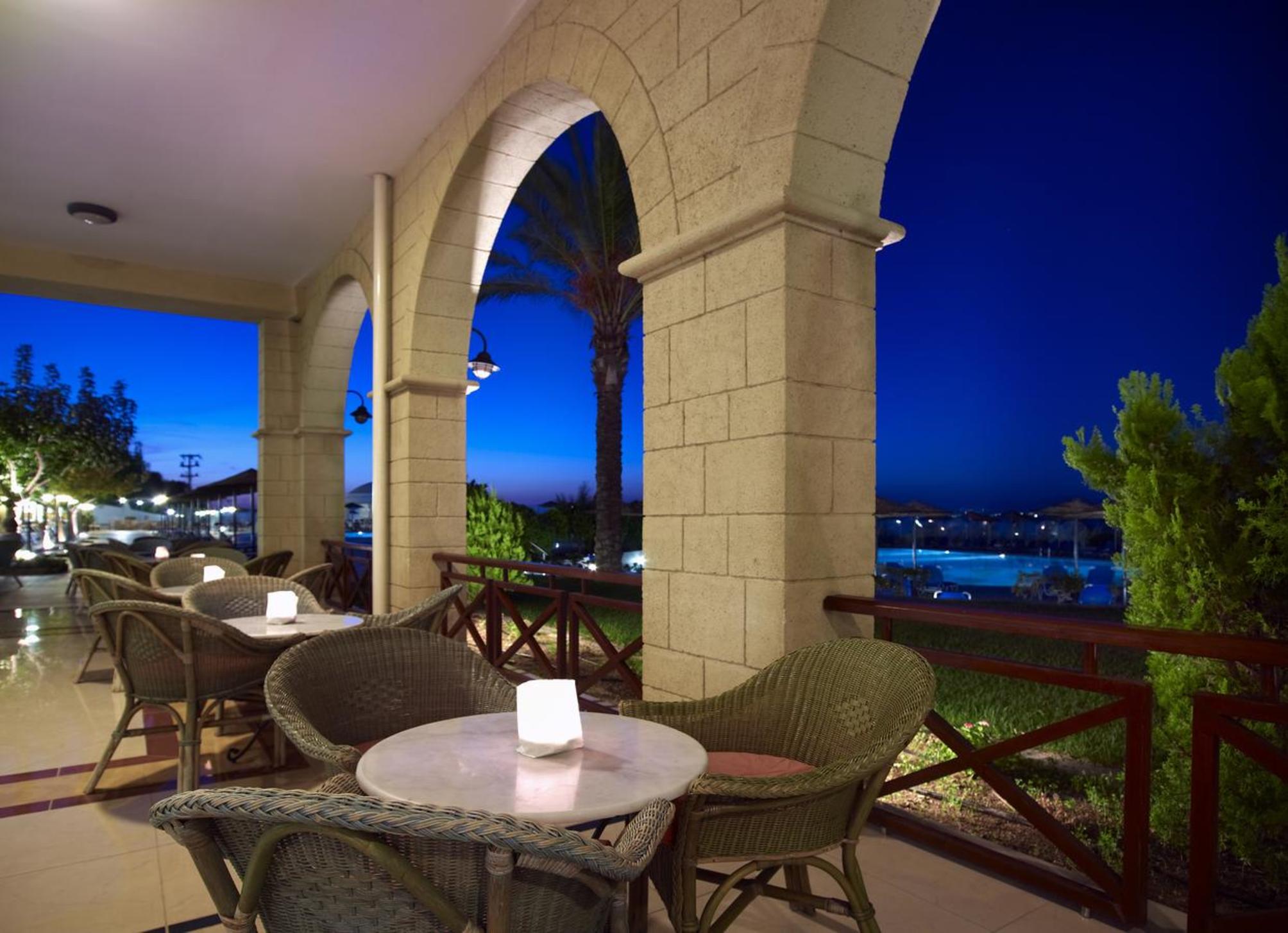 

Milano - Agios Fokas - Kipriotis Panorama Hotel & Suites