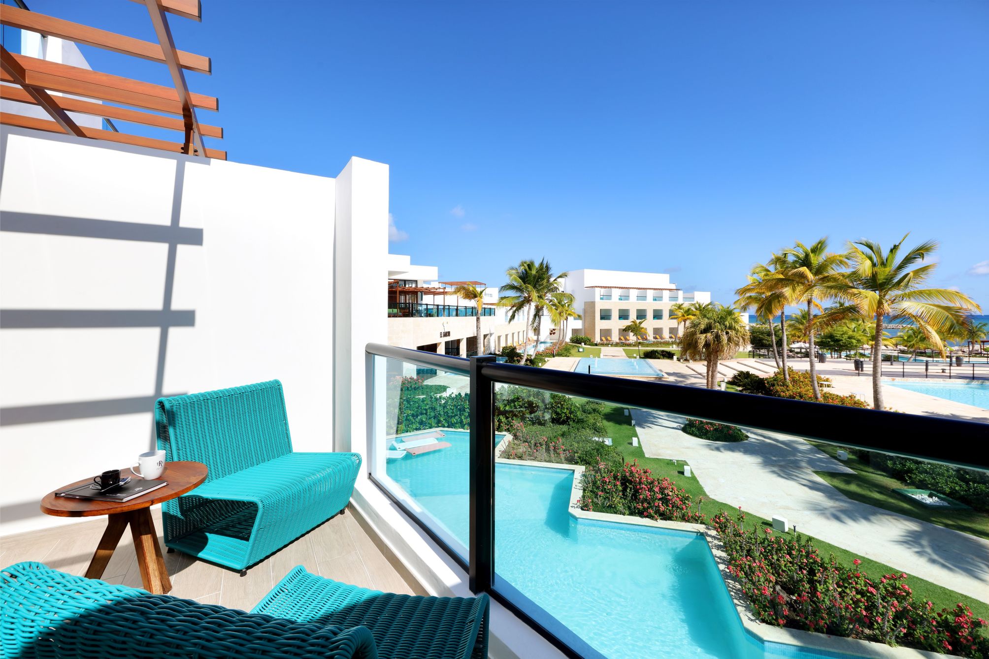 Junior Suite Poolside Ocean View