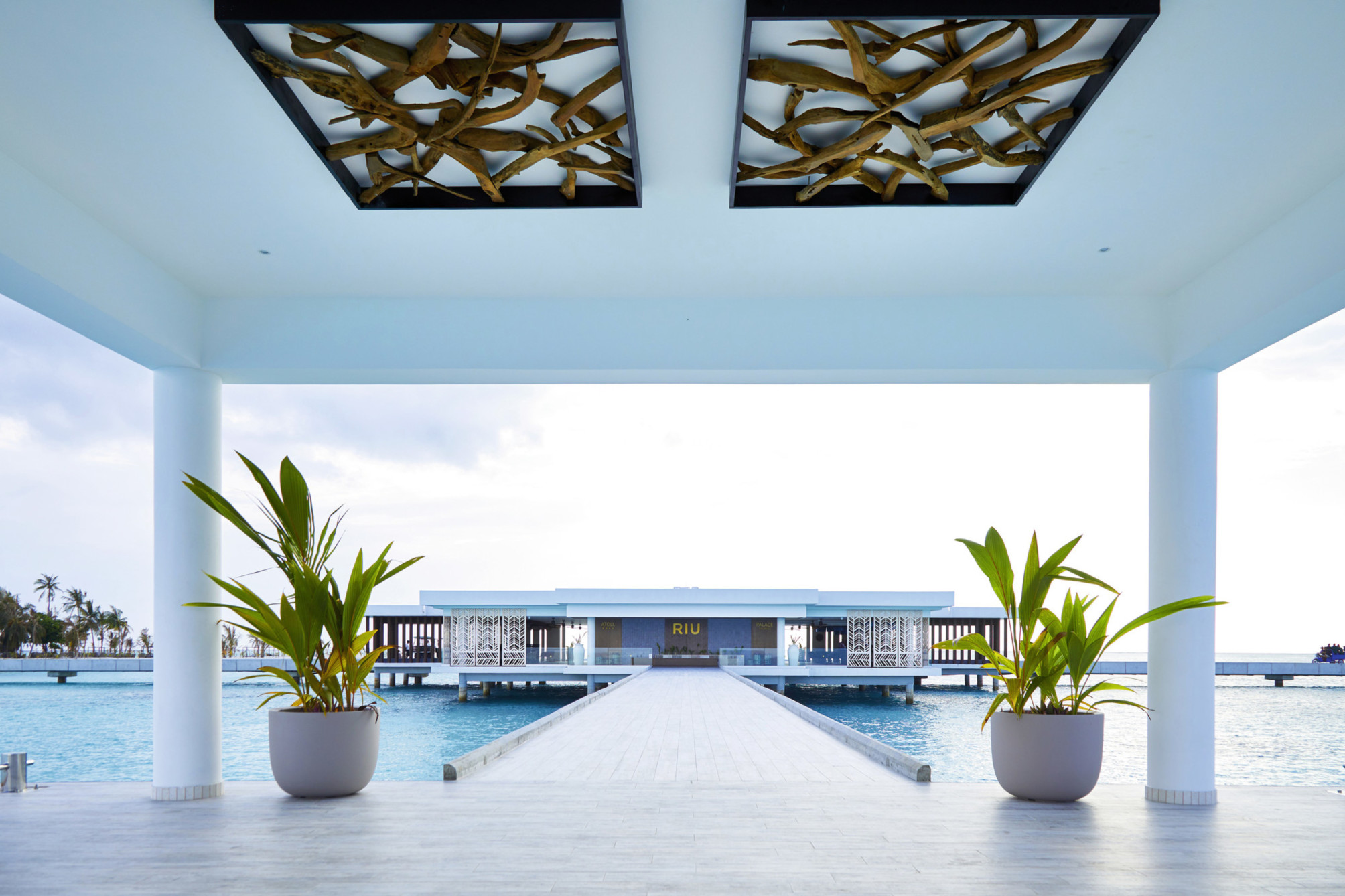 

Pisa - Atollo di Dhaalu - Riu Palace Maldives - 24 hours All-inclusive