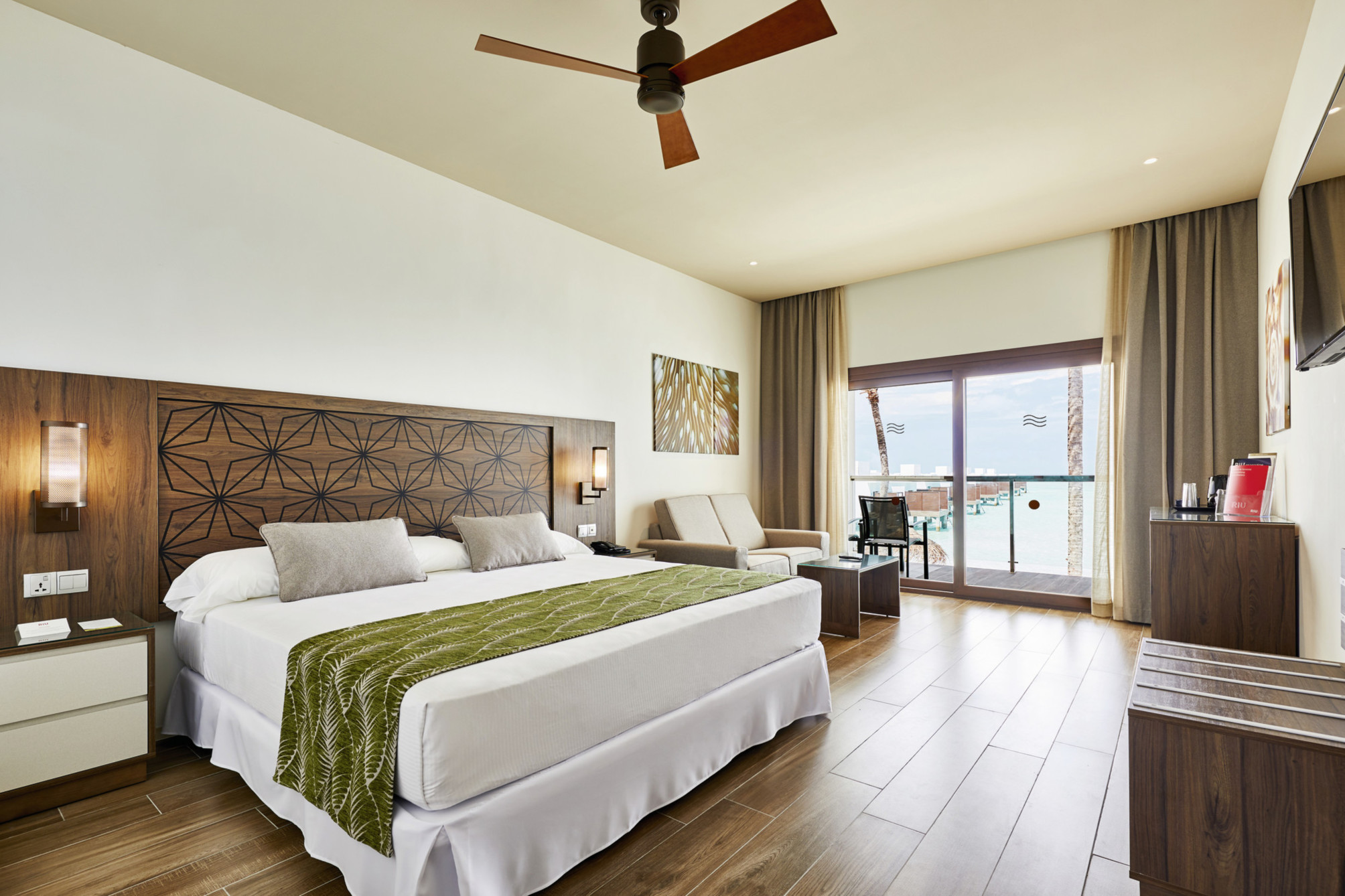 

Roma - Atollo di Dhaalu - Riu Atoll Maldives - 24 hours All-Inclusive