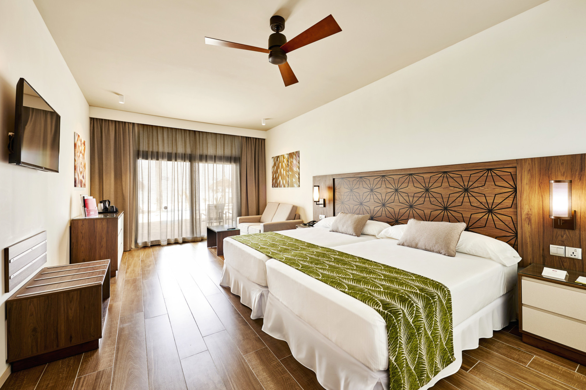 

Bologna - Atollo di Dhaalu - Riu Atoll Maldives - 24 hours All-Inclusive