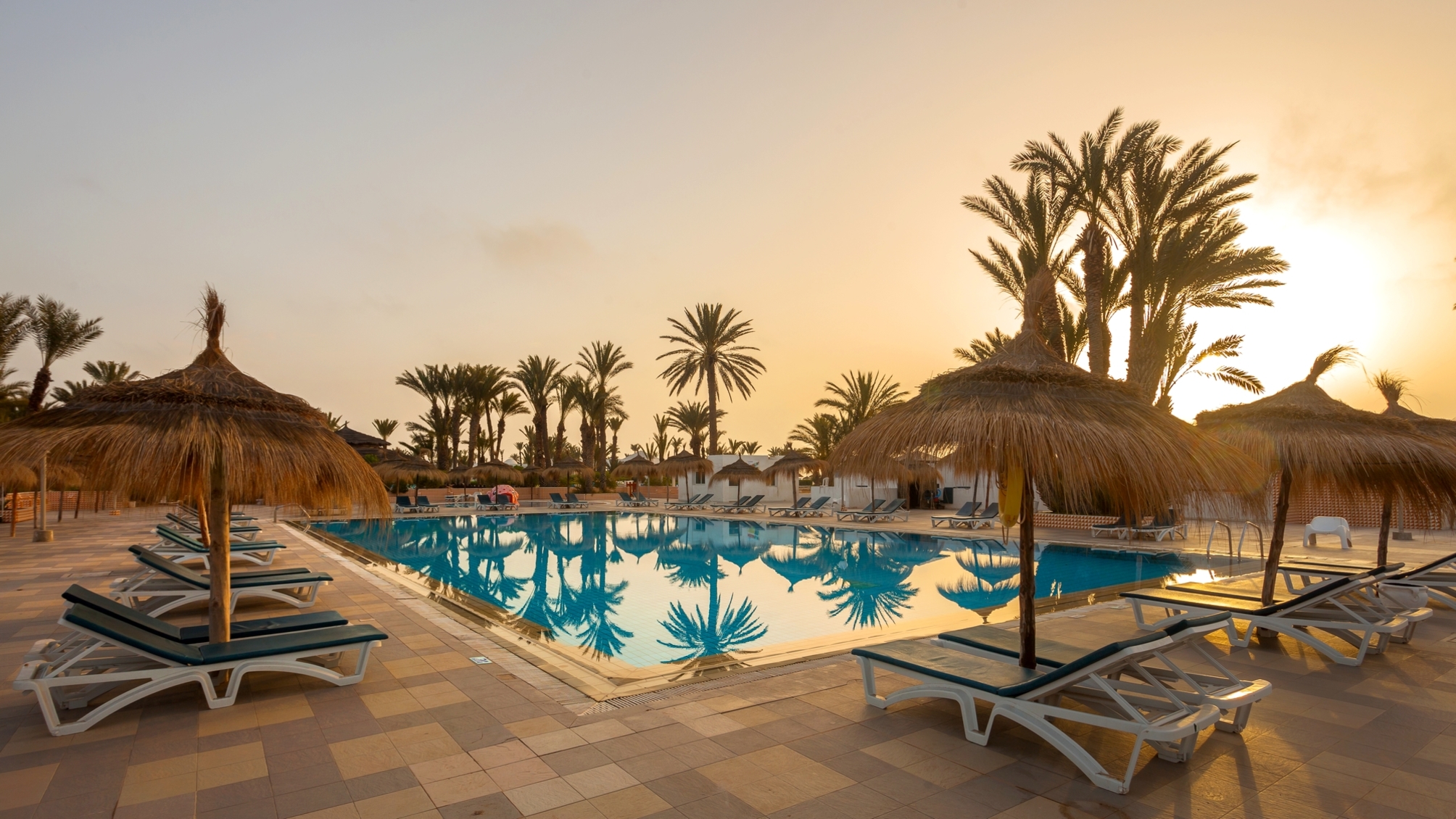 

Milano - Aghīr - El Mouradi Djerba Menzel