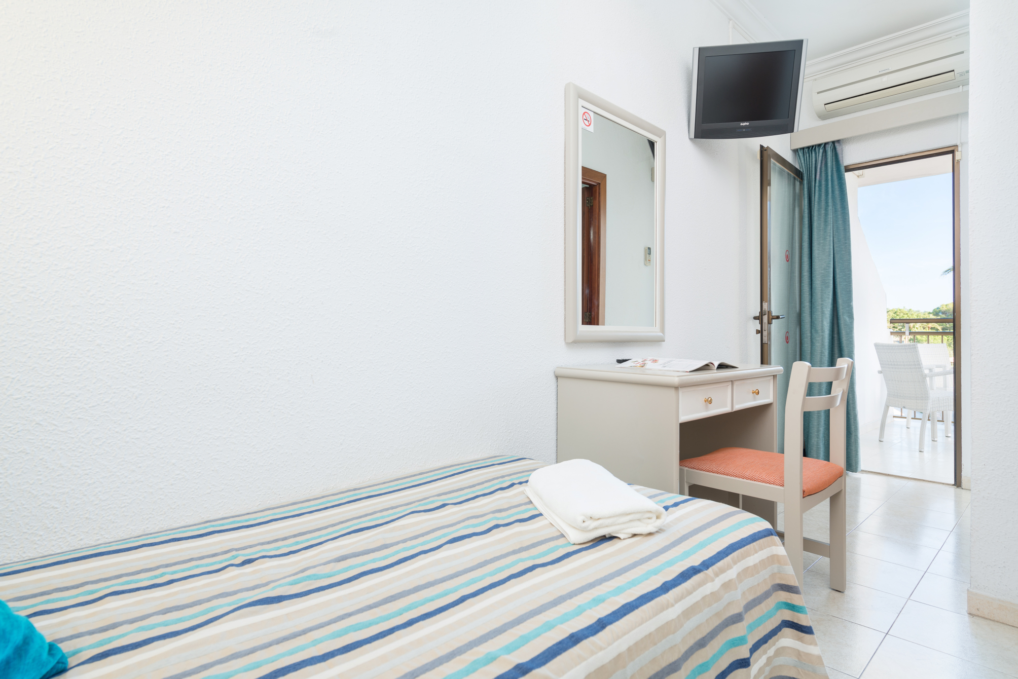 

Milano - Cala de Sant Vicenc - Hotel Moré